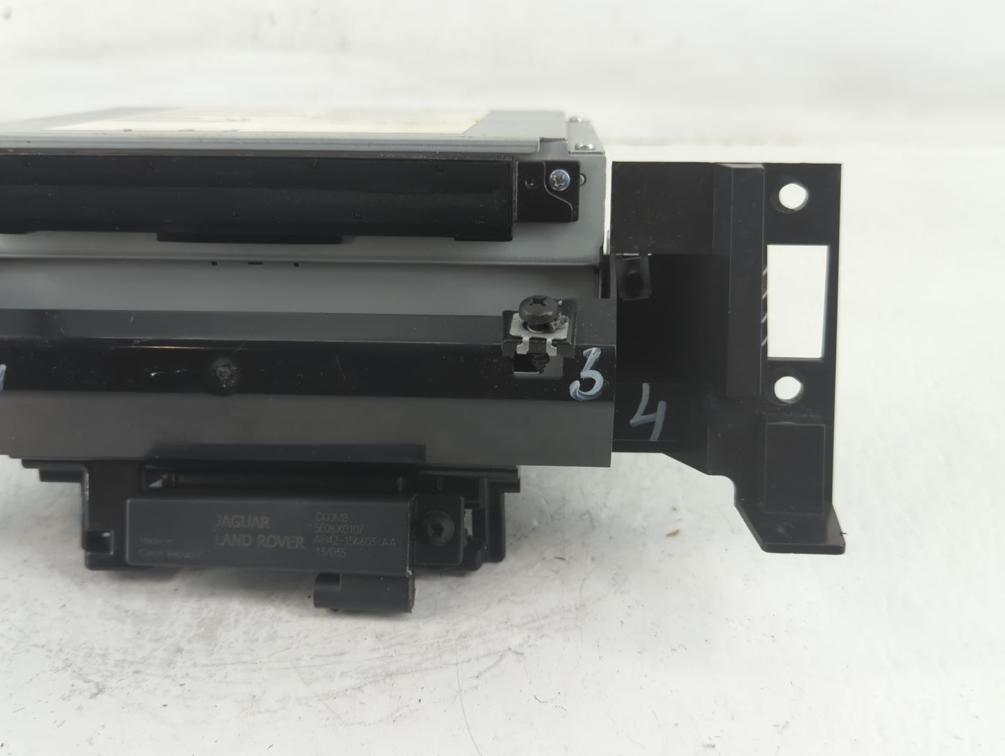 2012-2016 Land Rover Range Rover Sport Am Fm Cd Player Radio Receiver - Oemusedautoparts1.com