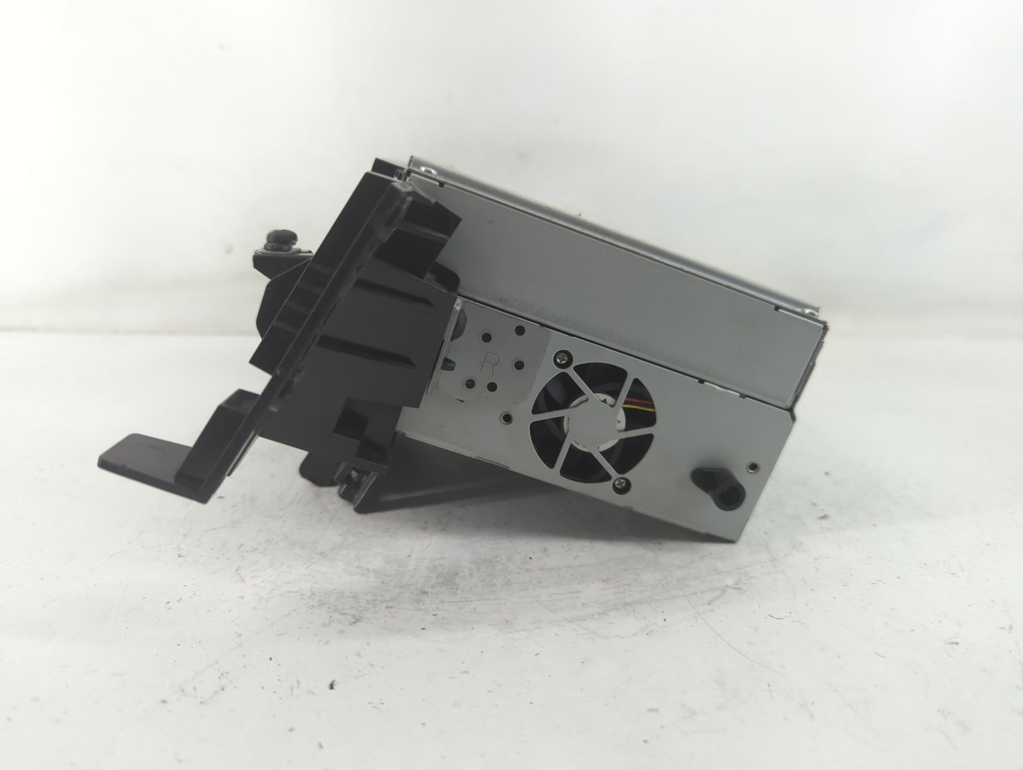 2012-2016 Land Rover Range Rover Sport Am Fm Cd Player Radio Receiver - Oemusedautoparts1.com