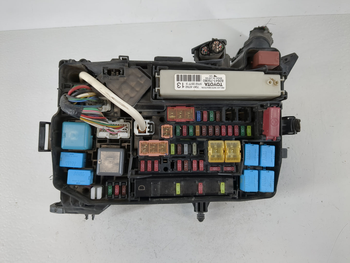 2011-2013 Lexus Ct200h Fusebox Fuse Box Panel Relay Module P/N:3702 0577 3 82641-75080 Fits Fits 2011 2012 2013 OEM Used Aut