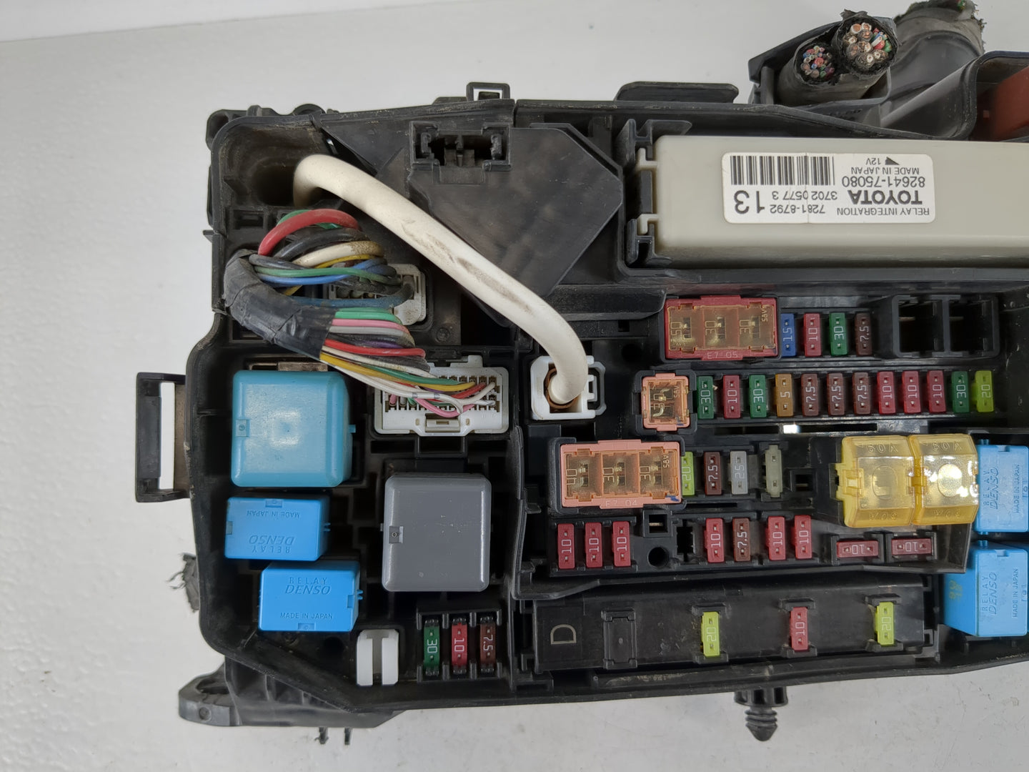 2011-2013 Lexus Ct200h Fusebox Fuse Box Panel Relay Module P/N:3702 0577 3 82641-75080 Fits Fits 2011 2012 2013 OEM Used Aut