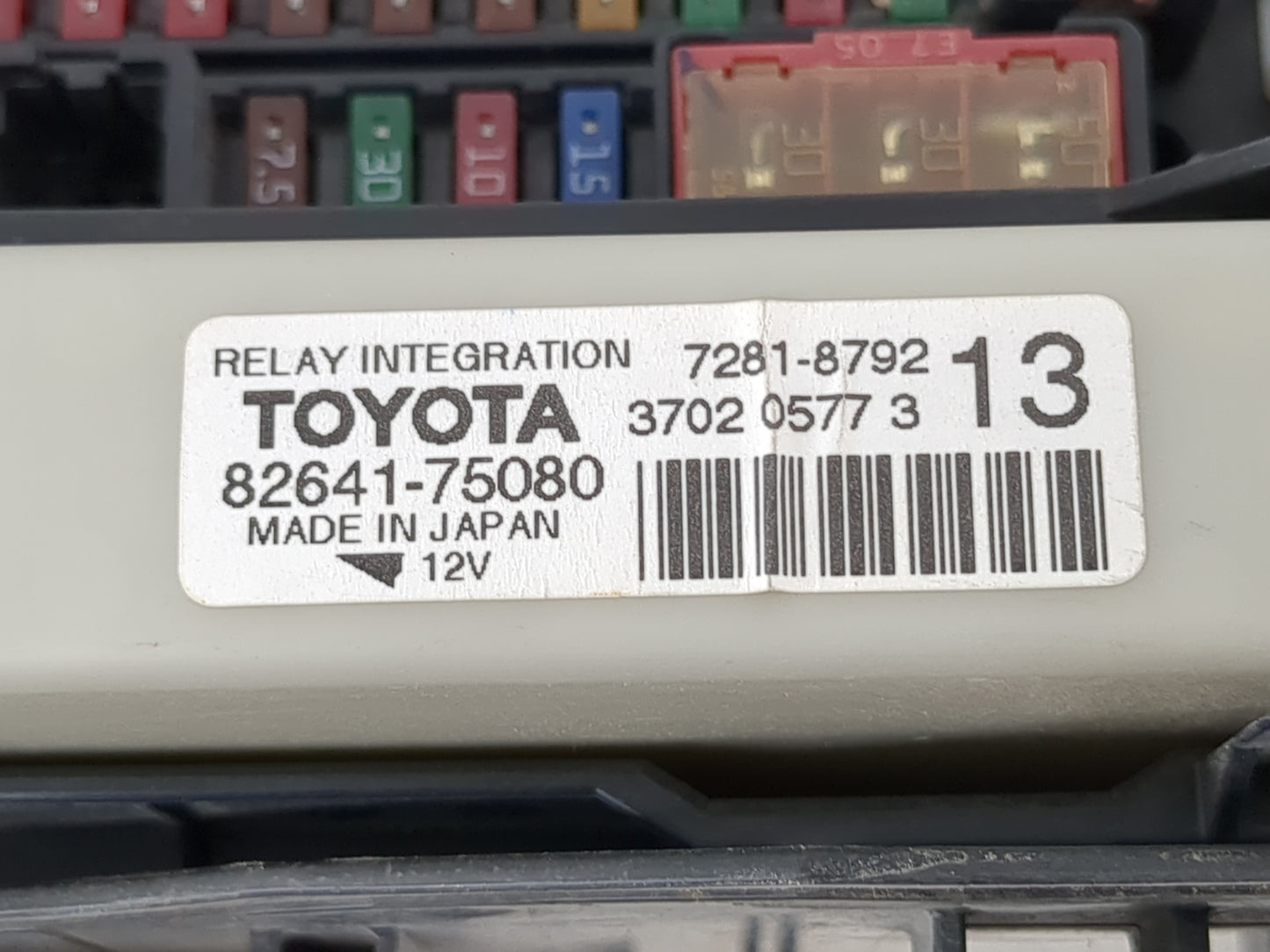 2011-2013 Lexus Ct200h Fusebox Fuse Box Panel Relay Module P/N:3702 0577 3 82641-75080 Fits Fits 2011 2012 2013 OEM Used Aut