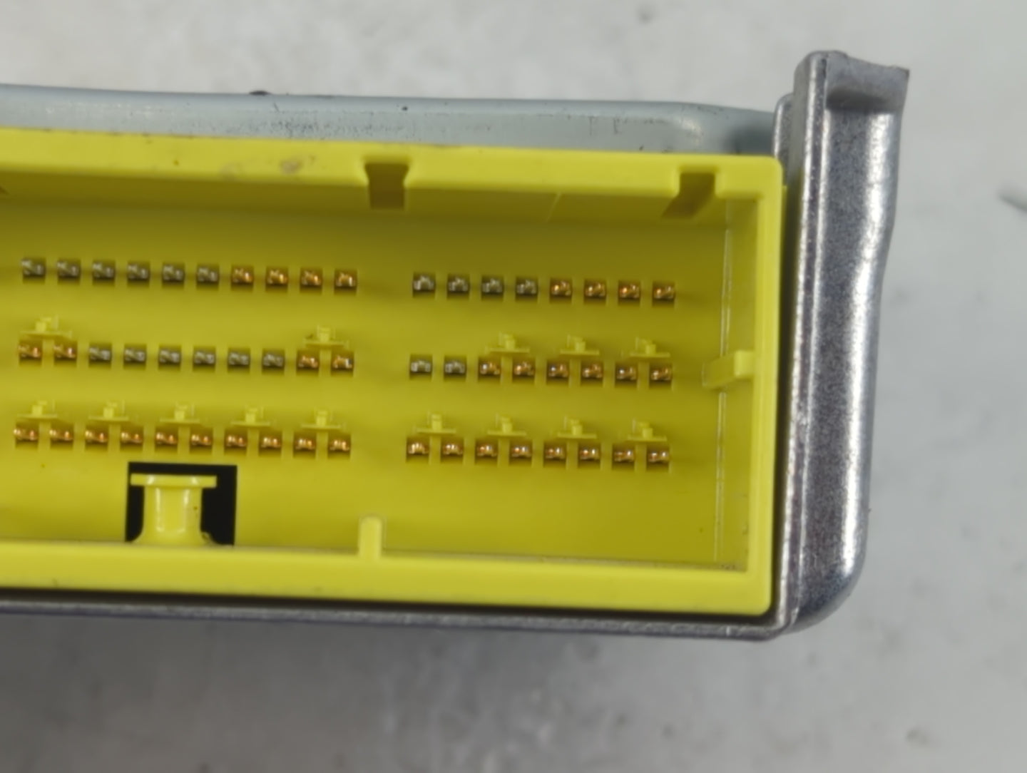 2013-2013 Lexus Es350 Chassis Control Module Ccm Bcm Body Control - Oemusedautoparts1.com