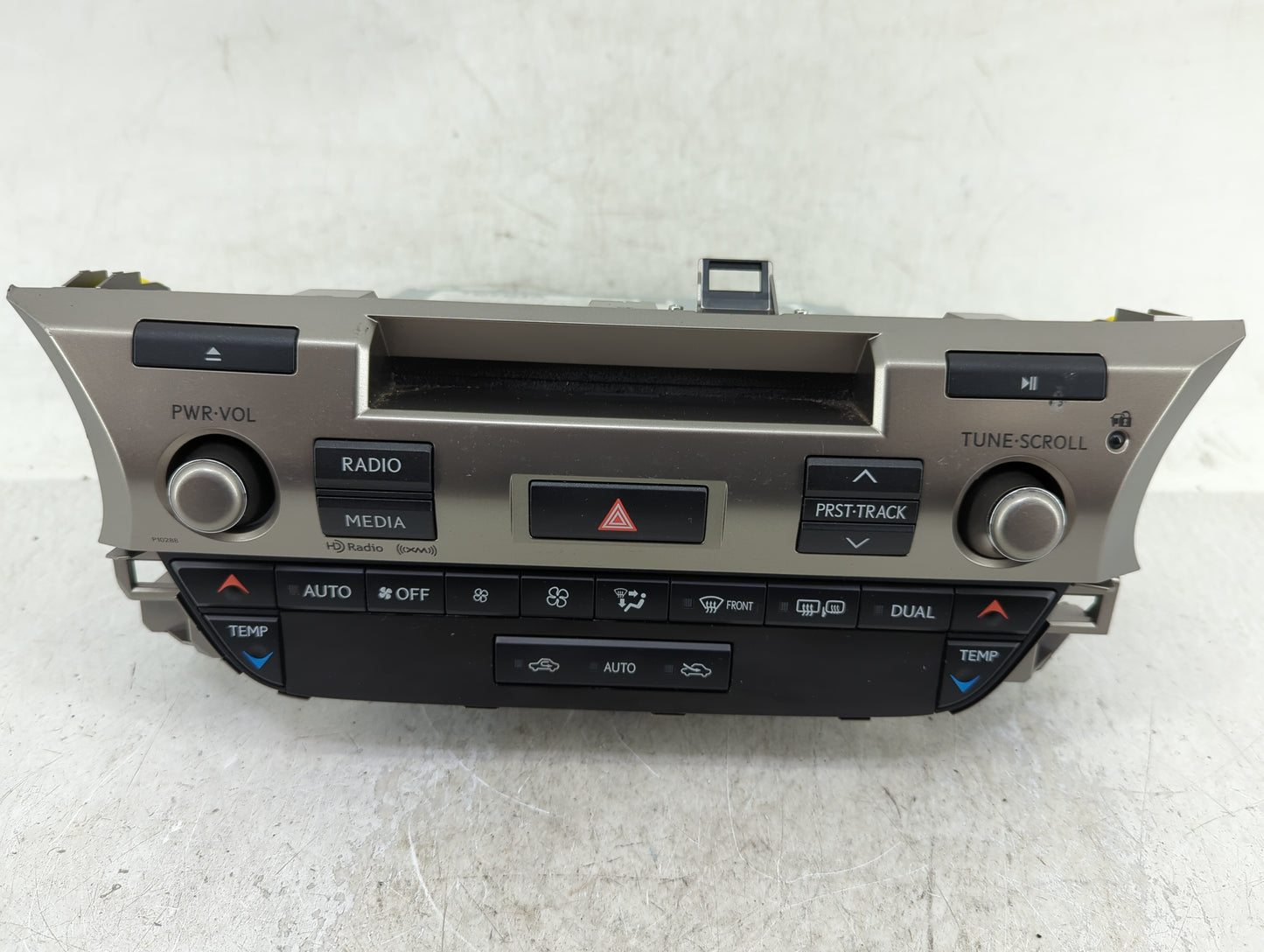 2013 Lexus Es350 Radio AM FM Cd Player Receiver Replacement P/N:86140-33060 Fits OEM Used Auto Parts - Oemusedautoparts1.com