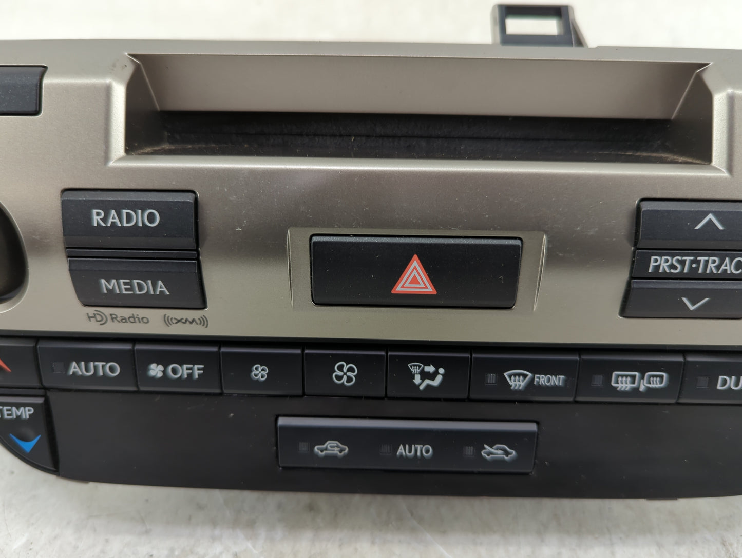 2013 Lexus Es350 Radio AM FM Cd Player Receiver Replacement P/N:86140-33060 Fits OEM Used Auto Parts - Oemusedautoparts1.com