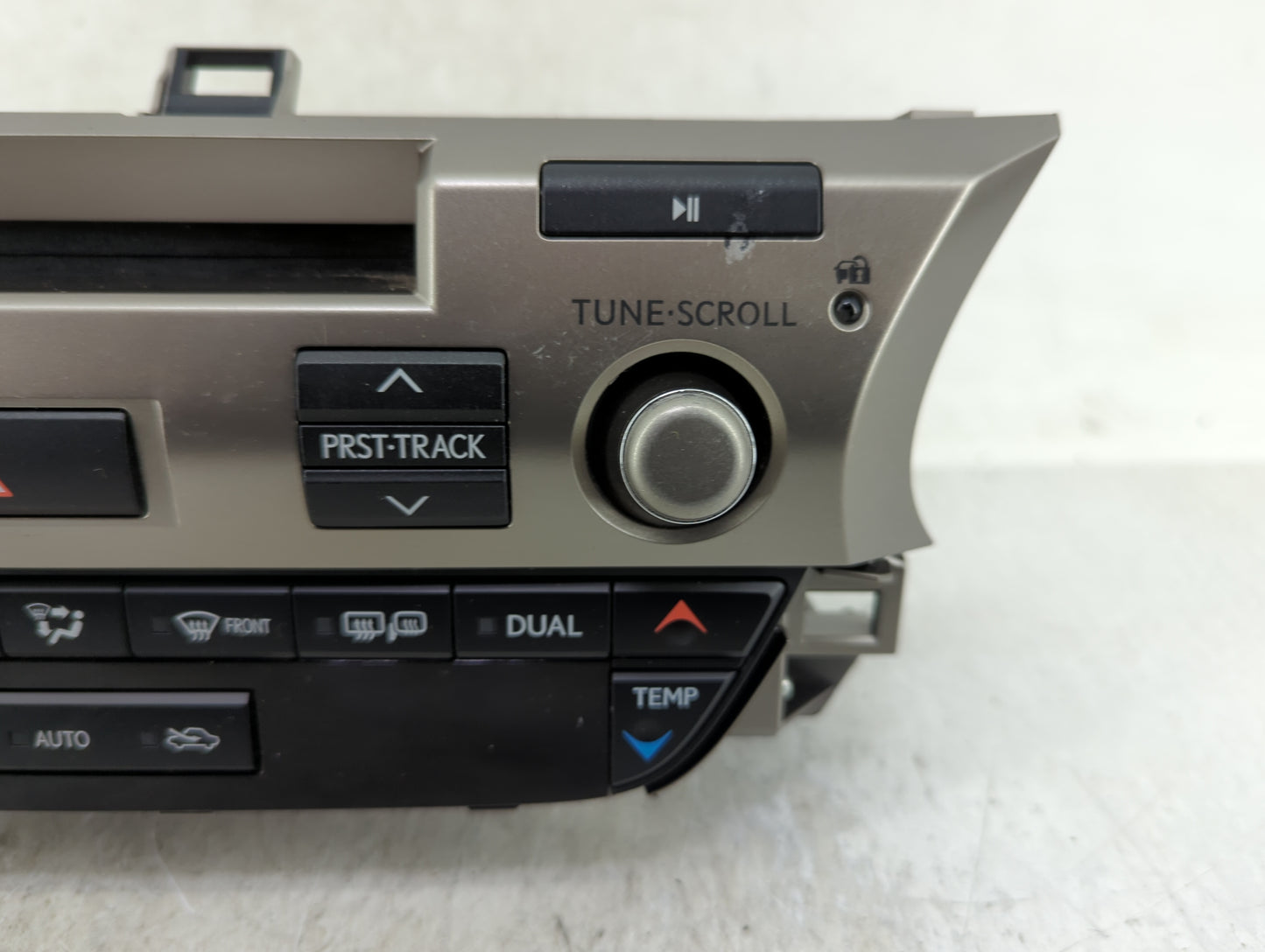 2013 Lexus Es350 Radio AM FM Cd Player Receiver Replacement P/N:86140-33060 Fits OEM Used Auto Parts - Oemusedautoparts1.com