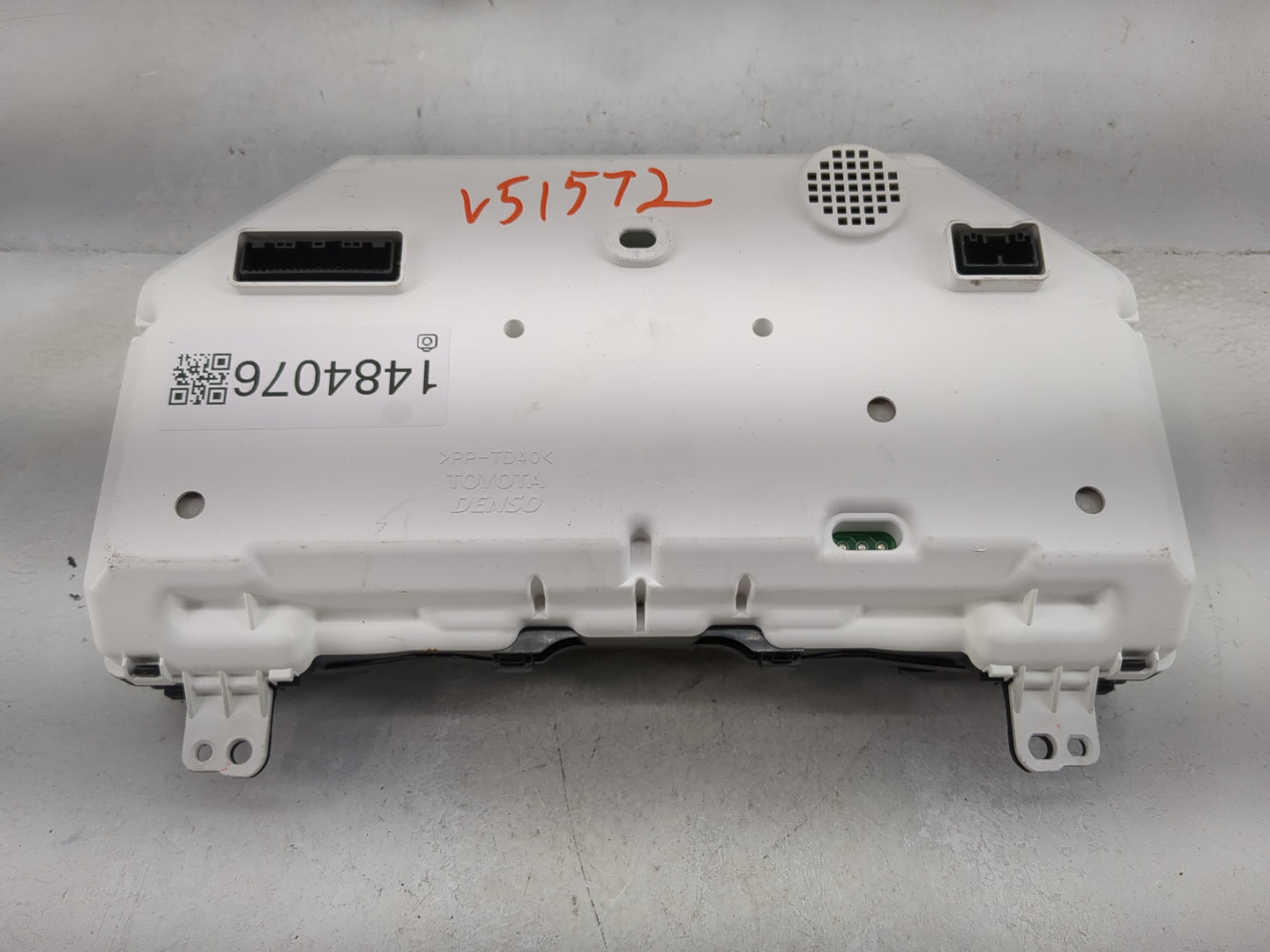 2013-2014 Lexus Es350 Instrument Cluster Speedometer Gauges P/N:83800-33M50 257470-2013 Miles: Fits Fits 2013 2014 OEM Used 