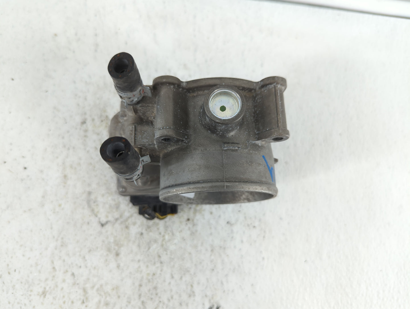2007-2018 Lexus Es350 Throttle Body P/N:22030-0P050 22030-31030 Fits OEM Used Auto Parts - Oemusedautoparts1.com
