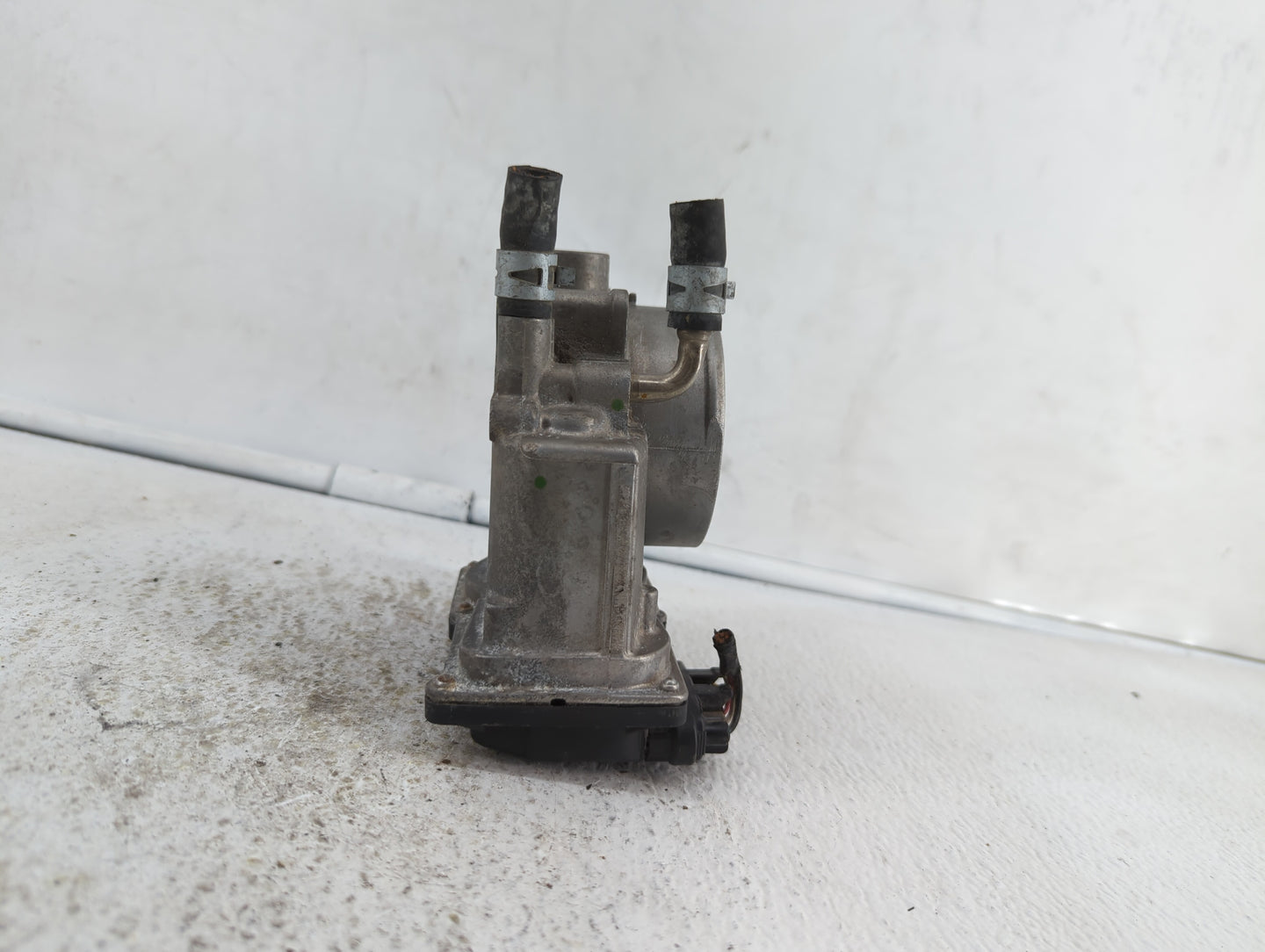 2007-2018 Lexus Es350 Throttle Body P/N:22030-0P050 22030-31030 Fits OEM Used Auto Parts - Oemusedautoparts1.com