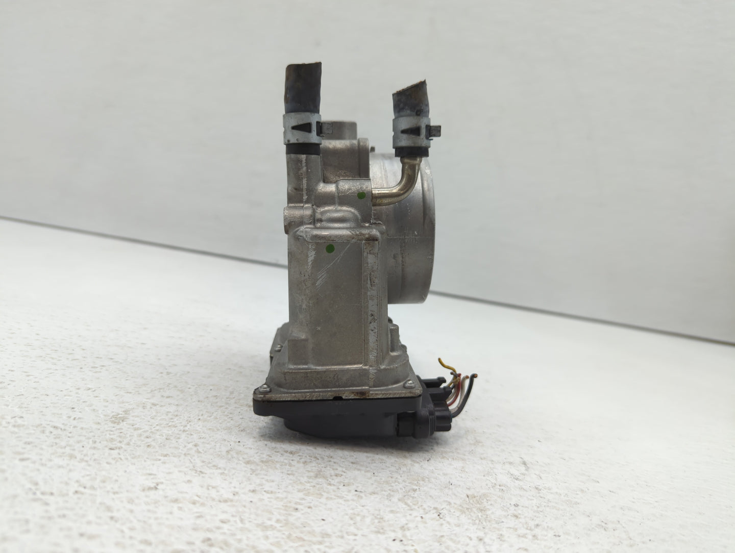 2007-2018 Lexus Es350 Throttle Body P/N:22030-0P050 Fits OEM Used Auto Parts - Oemusedautoparts1.com