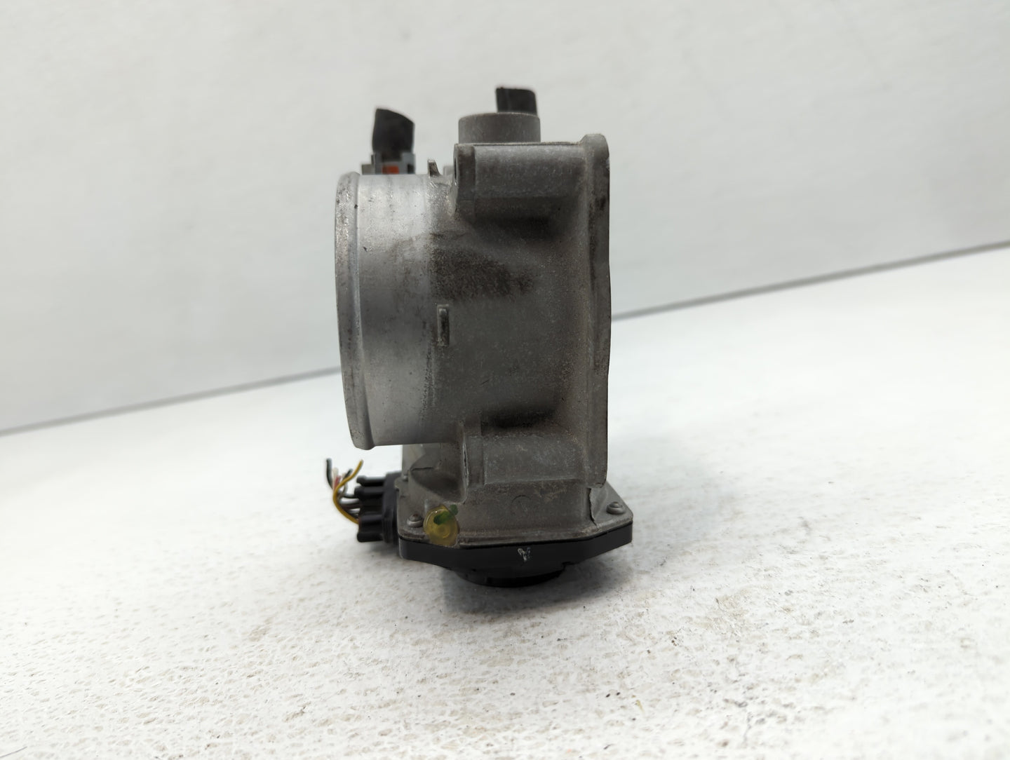 2007-2018 Lexus Es350 Throttle Body P/N:22030-0P050 Fits OEM Used Auto Parts - Oemusedautoparts1.com