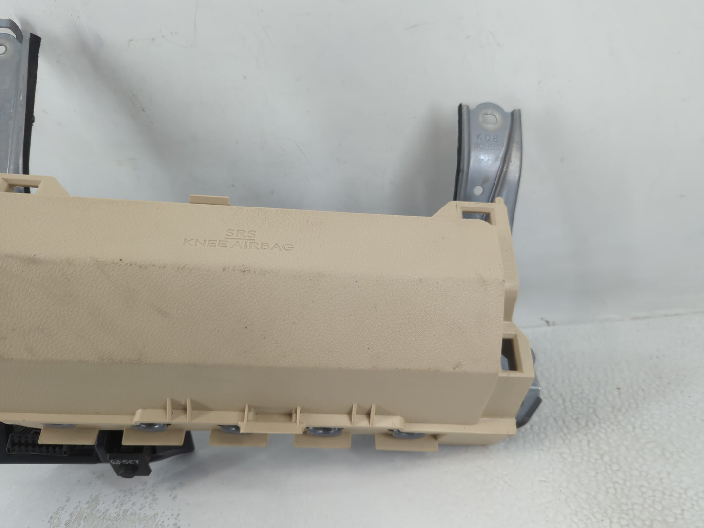 2013-2015 Lexus Es350 Air Bag Driver Left Knee OEM P/N:1D1R67812M1G Fits Fits 2013 2014 2015 OEM Used Auto Parts - Oemusedau
