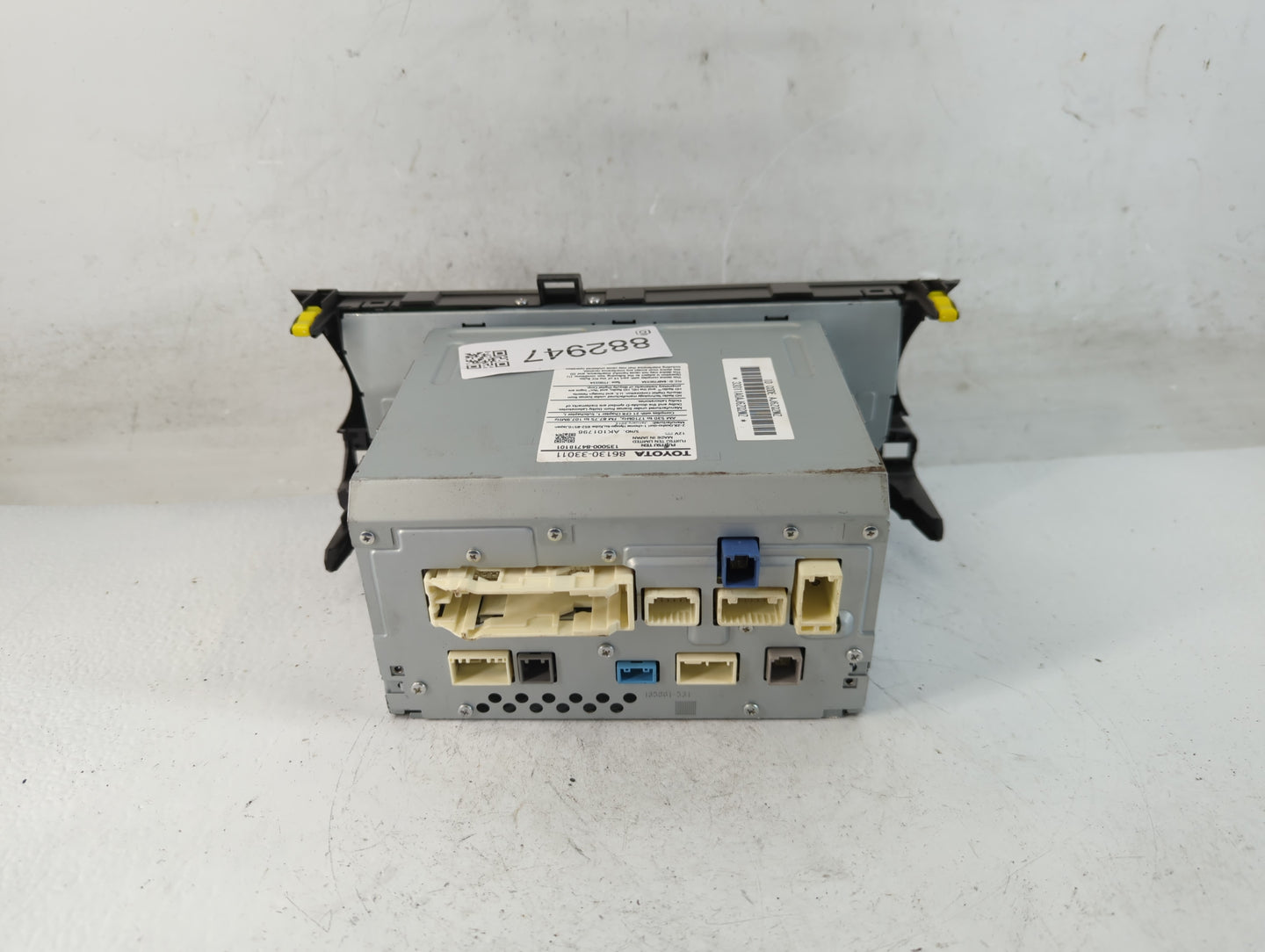2013 Lexus Es350 Radio AM FM Cd Player Receiver Replacement P/N:86130-33011 Fits OEM Used Auto Parts - Oemusedautoparts1.com