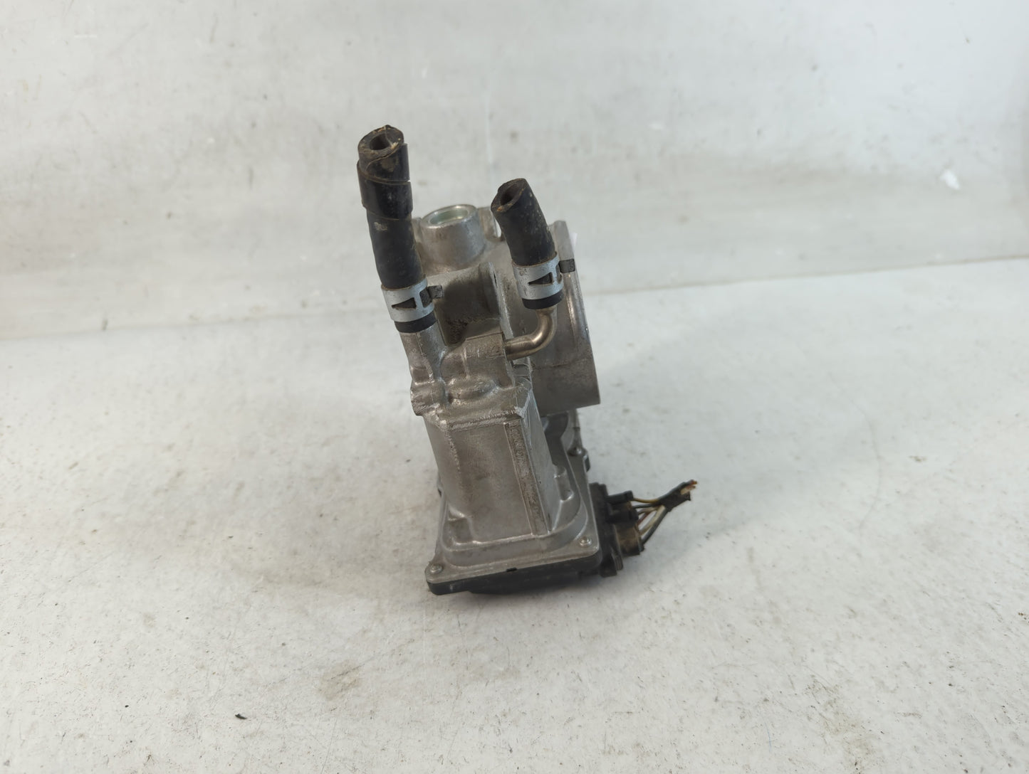 2007-2018 Lexus Es350 Throttle Body P/N:22030-0P050 Fits OEM Used Auto Parts - Oemusedautoparts1.com