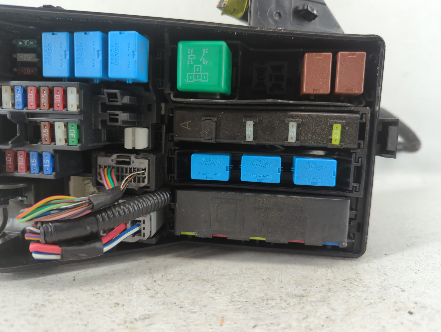 2006-2015 Lexus Is350 Fusebox Fuse Box Panel Relay Module P/N:82662-53230 Fits OEM Used Auto Parts - Oemusedautoparts1.com