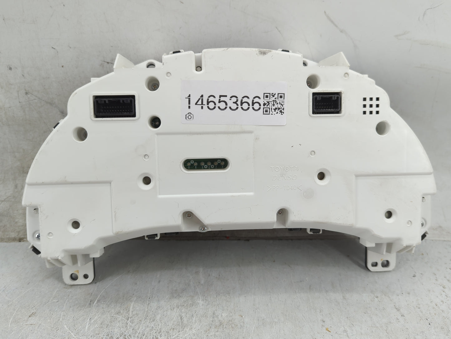 2013 Lexus Rx450 Instrument Cluster Speedometer Gauges P/N:83800-48N40 257470-2572 Miles: Fits OEM Used Auto Parts - Oemused