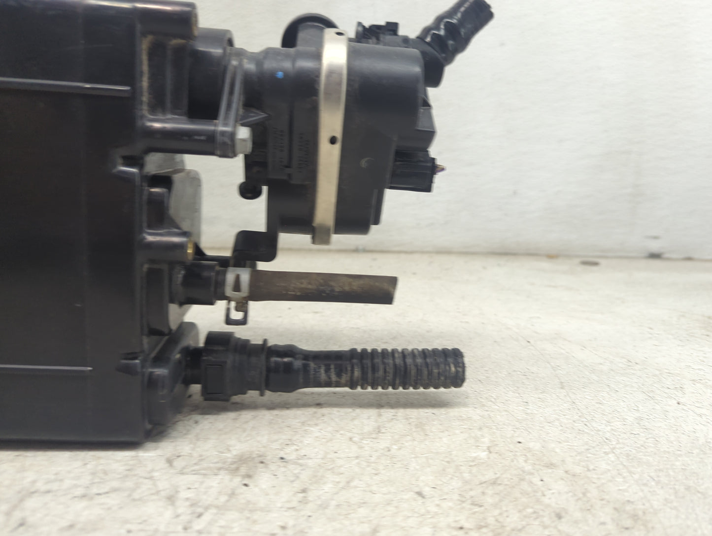 2013 Lexus Rx450 Fuel Vapor Charcoal Canister - Oemusedautoparts1.com