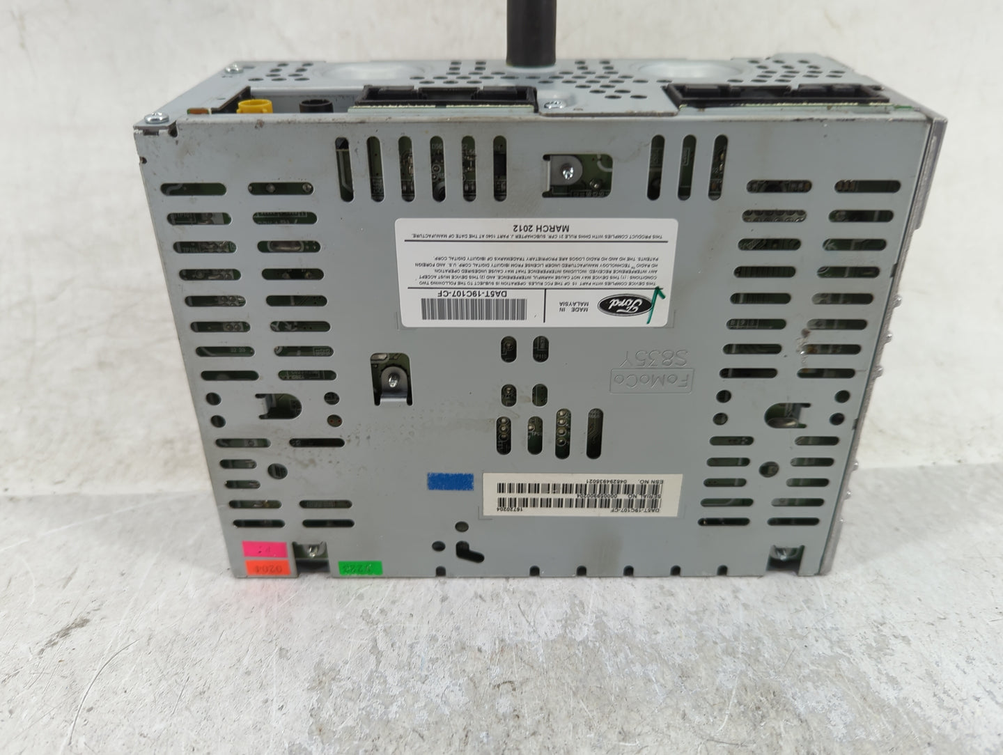 2013 Lincoln Mks Radio AM FM Cd Player Receiver Replacement P/N:DA5T-19C107-CF Fits OEM Used Auto Parts - Oemusedautoparts1.