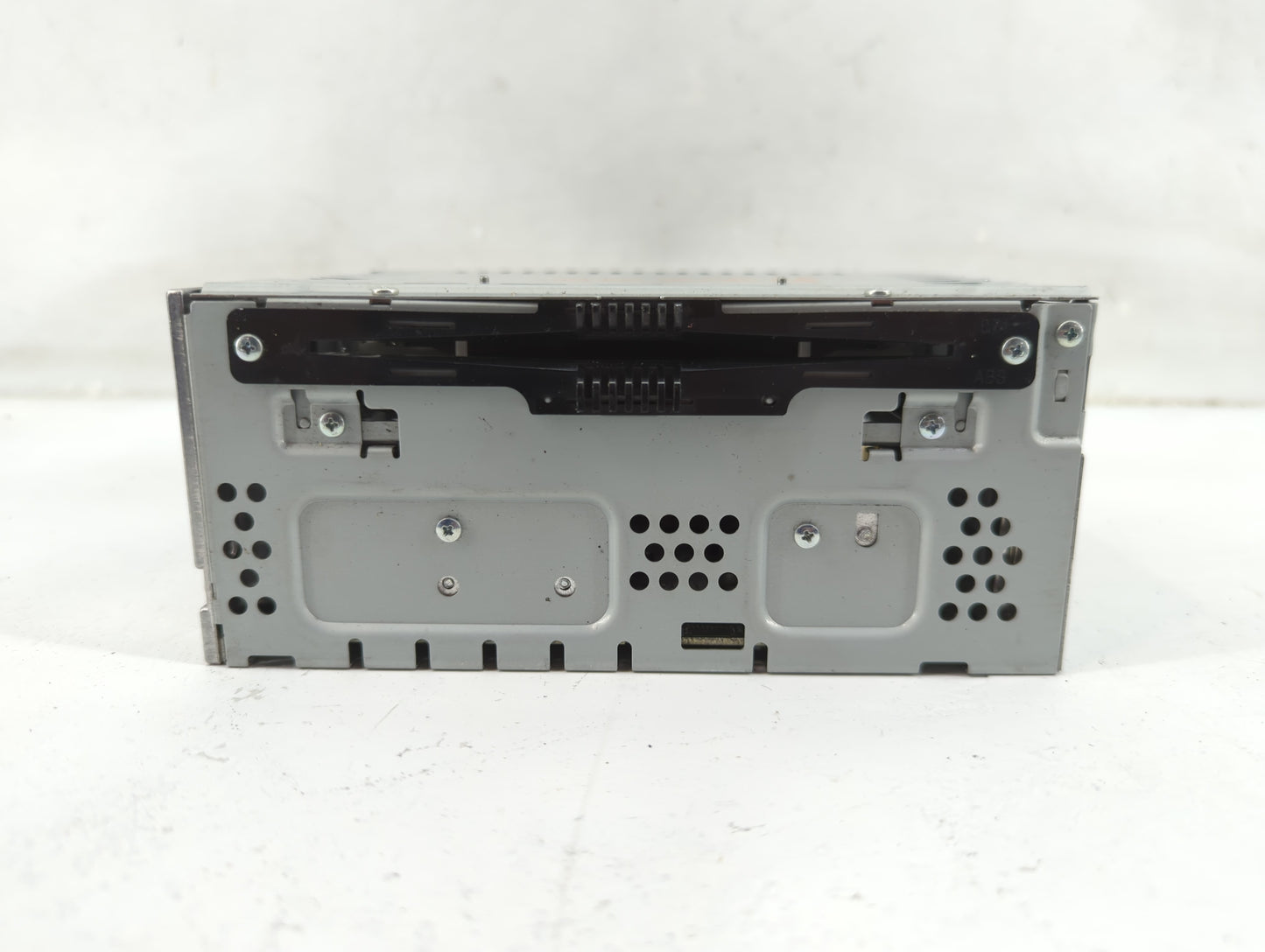 2013 Lincoln Mks Radio AM FM Cd Player Receiver Replacement P/N:DA5T-19C107-CE Fits OEM Used Auto Parts - Oemusedautoparts1.