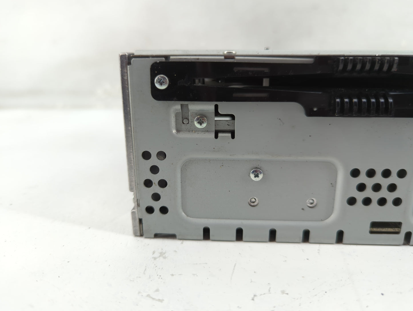 2013 Lincoln Mks Radio AM FM Cd Player Receiver Replacement P/N:DA5T-19C107-CE Fits OEM Used Auto Parts - Oemusedautoparts1.