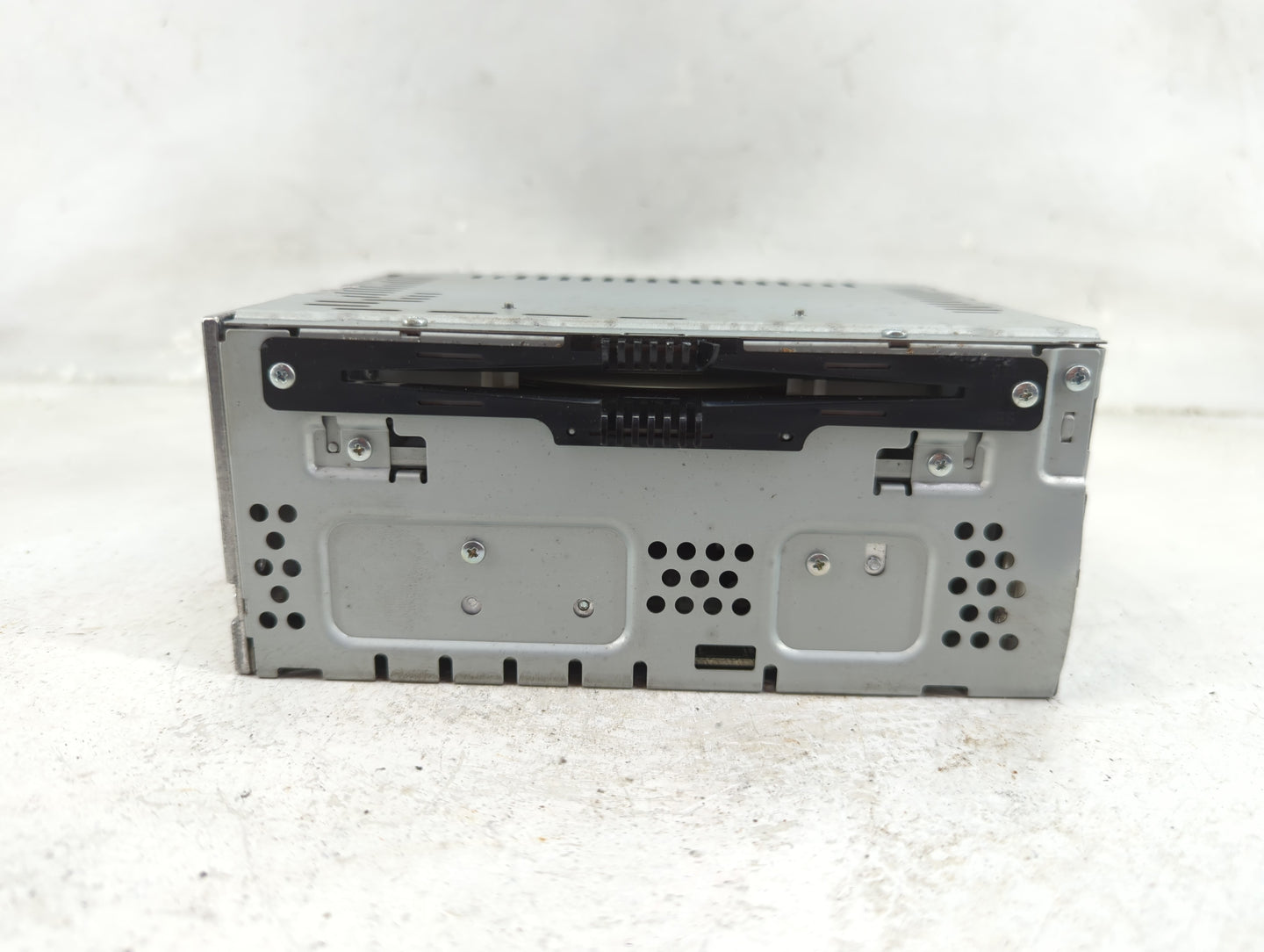2013 Lincoln Mks Radio AM FM Cd Player Receiver Replacement P/N:DA5T-19C107-CF 16720204 Fits OEM Used Auto Parts - Oemusedau