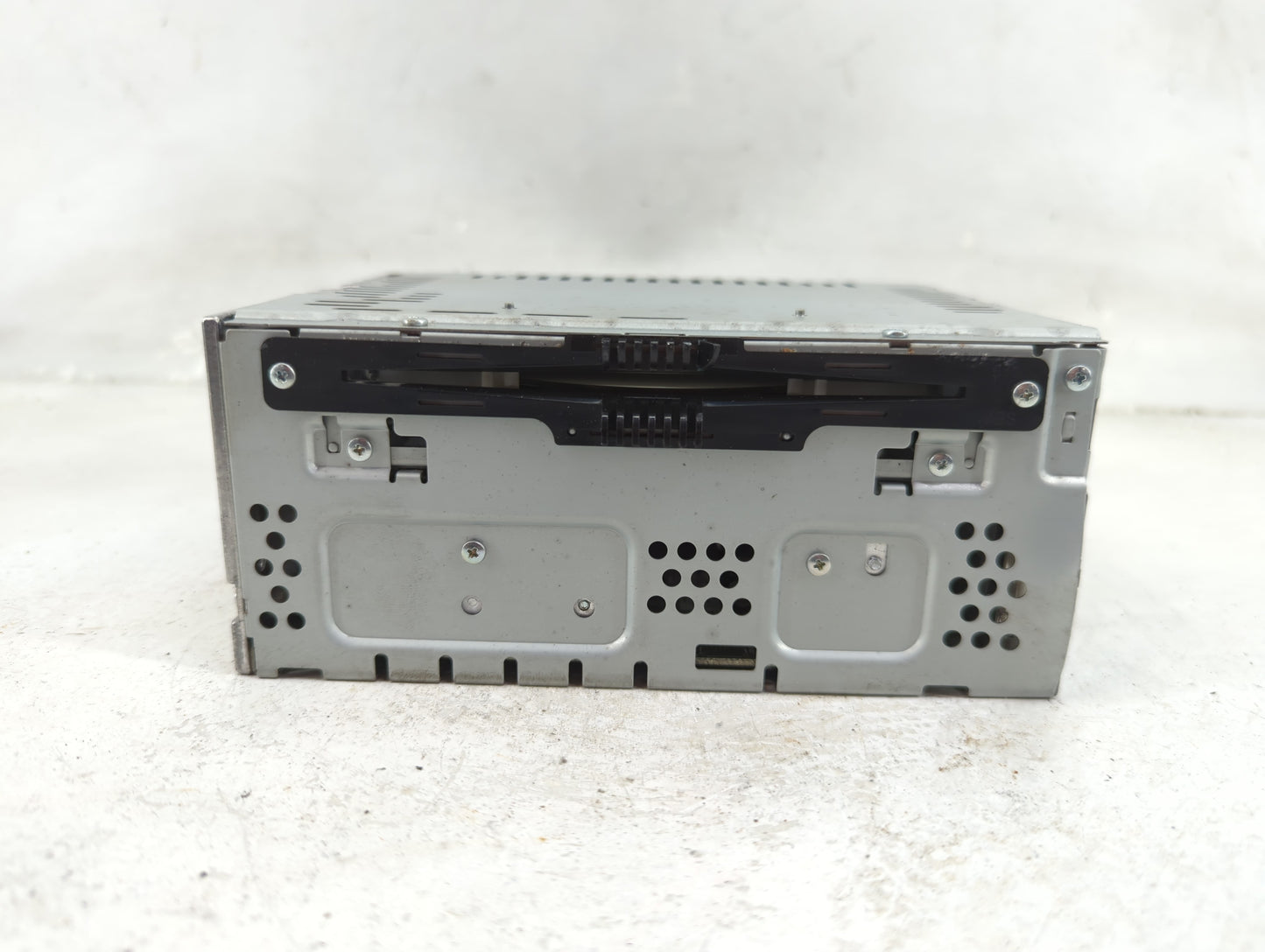 2013 Lincoln Mks Radio AM FM Cd Player Receiver Replacement P/N:DA5T-19C107-CF 16720204 Fits OEM Used Auto Parts - Oemusedau