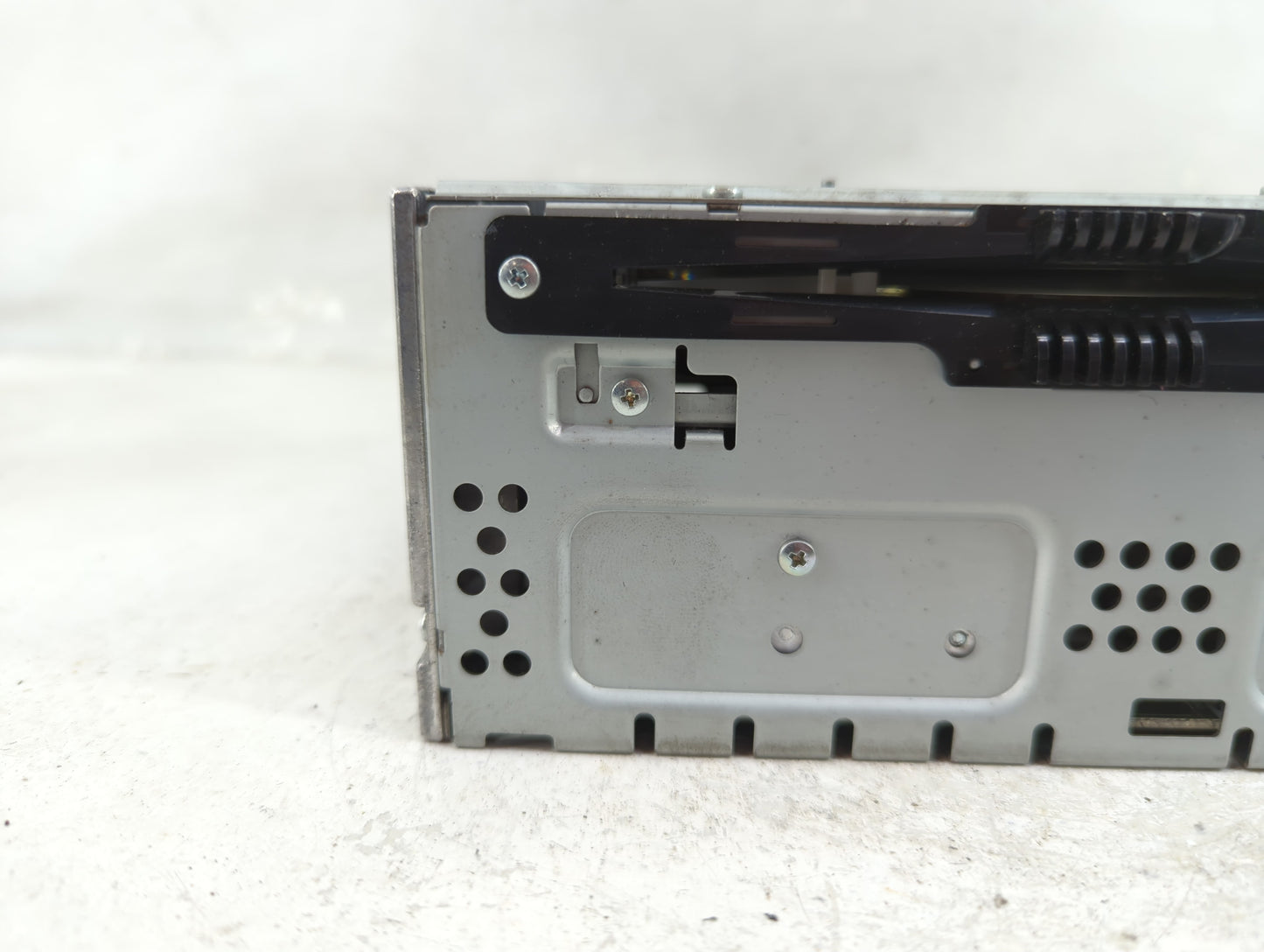 2013 Lincoln Mks Radio AM FM Cd Player Receiver Replacement P/N:DA5T-19C107-CF 16720204 Fits OEM Used Auto Parts - Oemusedau