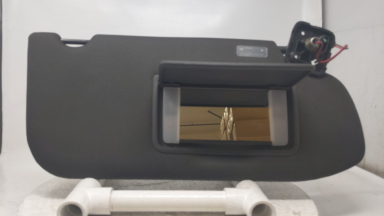2010-2016 Lincoln Mks Sun Visor Shade Replacement Passenger Right Mirror Fits OEM Used Auto Parts - Oemusedautoparts1.com
