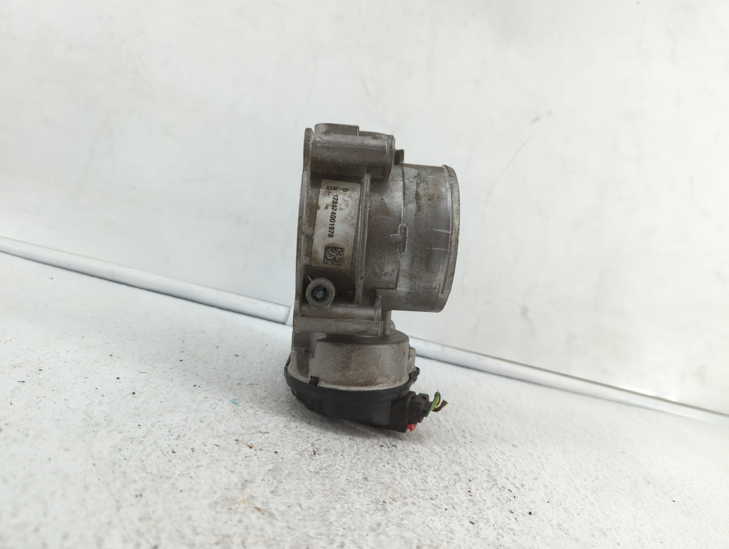 2013-2016 Lincoln Mks Throttle Body P/N:AT4E-9F991-EJ AT4E-EH, AT4E-EF Fits Fits 2011 2012 2013 2014 2015 2016 2017 2018 201