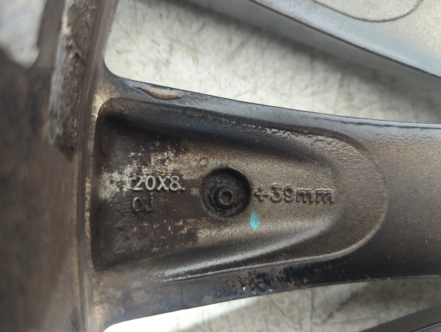 2013 Lincoln Mks Oem Wheel Rim - Oemusedautoparts1.com