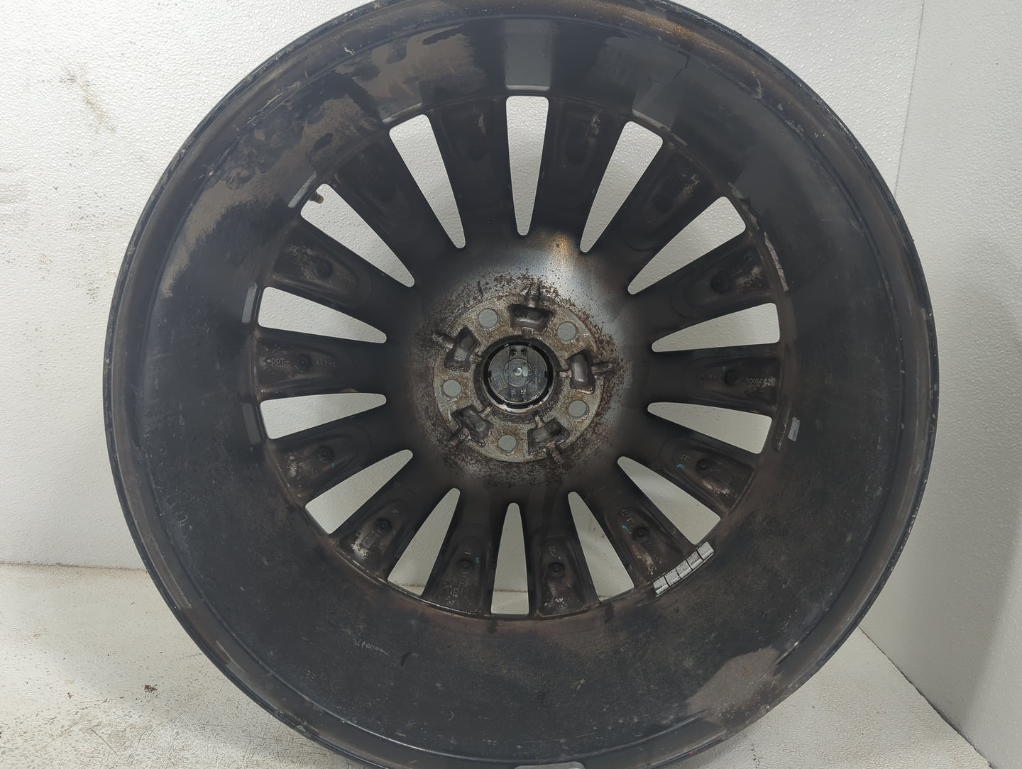 2013 Lincoln Mks Oem Wheel Rim - Oemusedautoparts1.com
