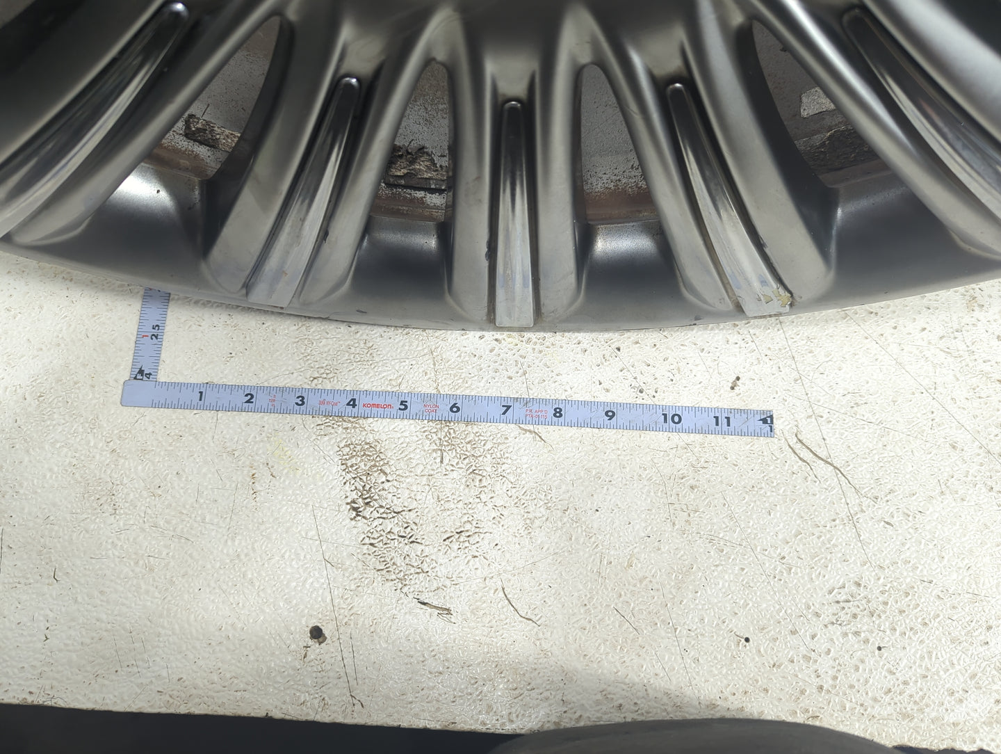 2013 Lincoln Mks Oem Wheel Rim - Oemusedautoparts1.com