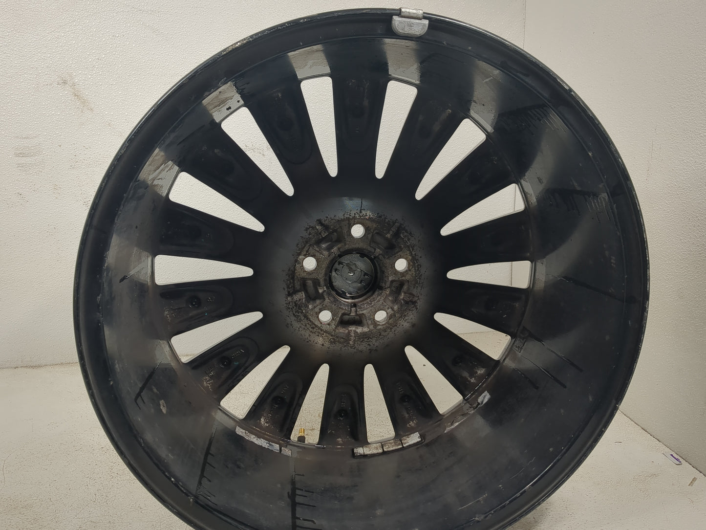 2013-2016 Lincoln Mks Oem Wheel Rim - Oemusedautoparts1.com