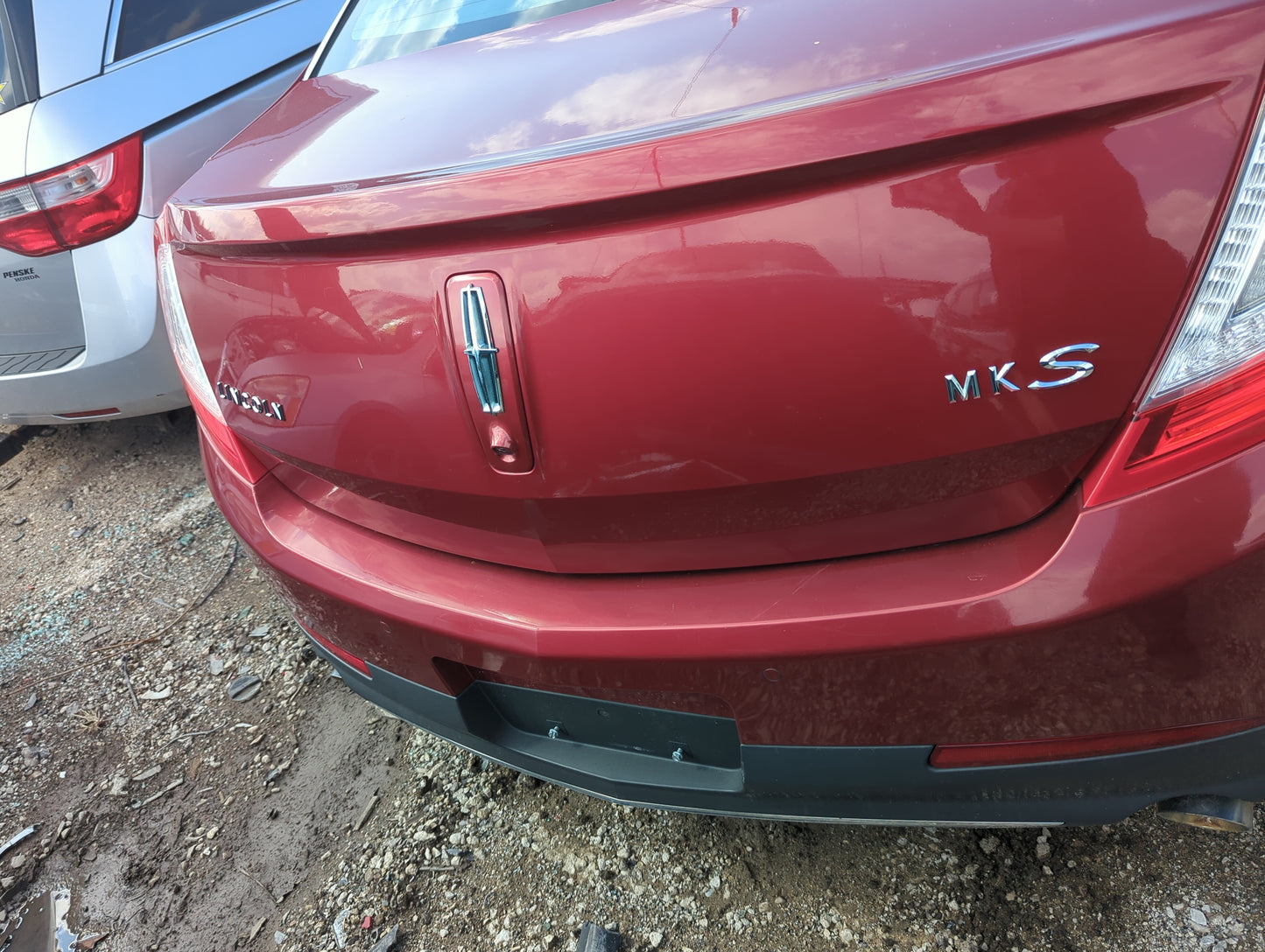 2013-2016 Lincoln Mks Rear Bumper Assembly Oem - Oemusedautoparts1.com