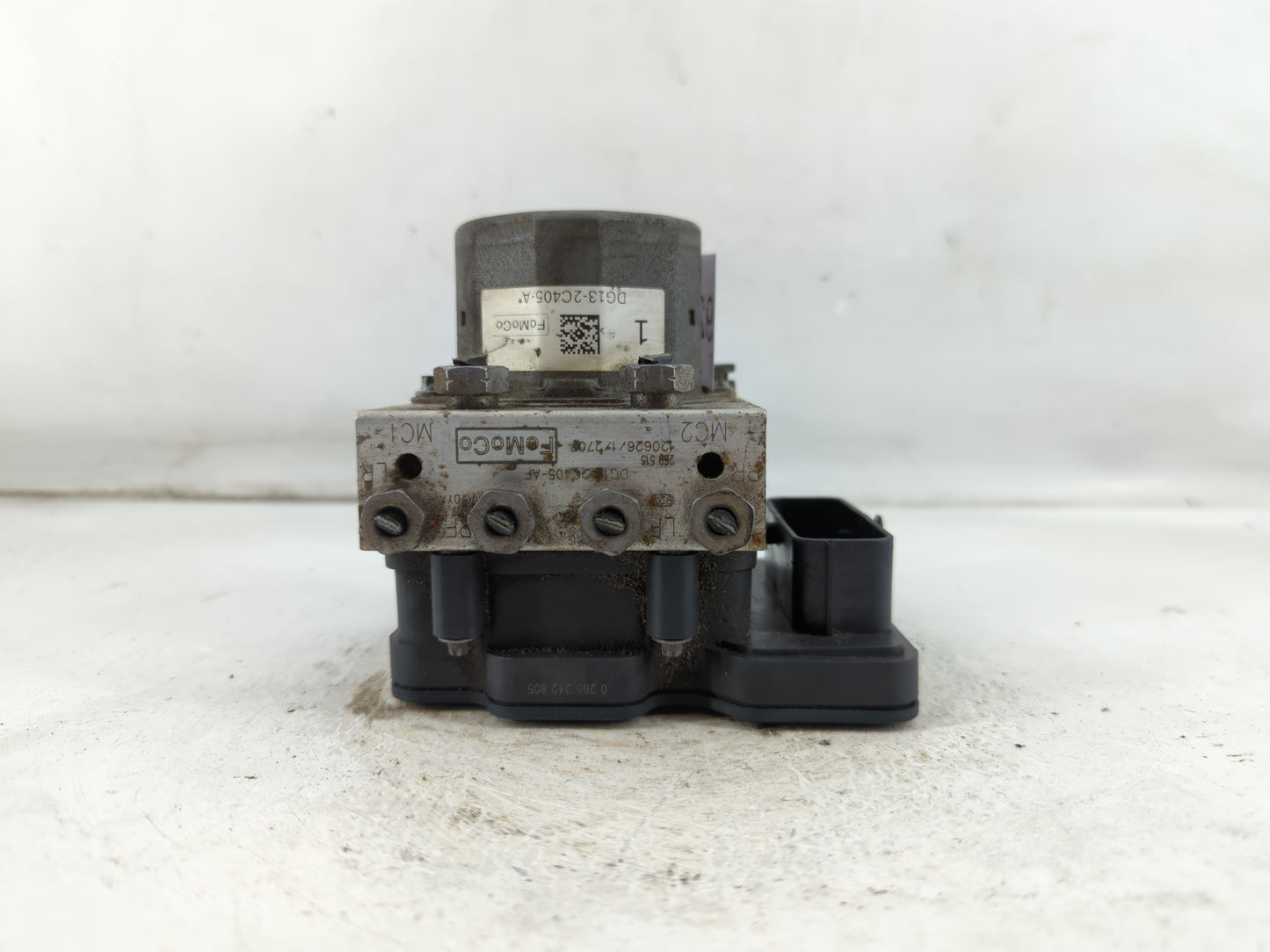 2013-2014 Lincoln Mks ABS Pump Control Module Replacement P/N:DG18-2C405-AF Fits Fits 2013 2014 OEM Used Auto Parts - Oemuse