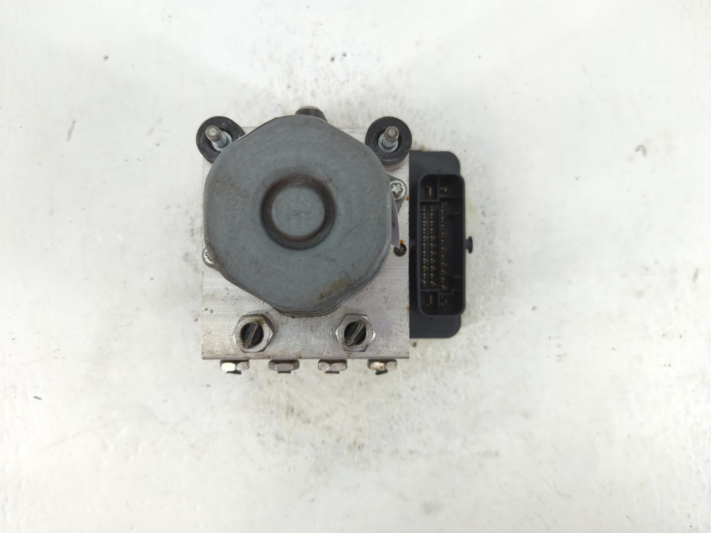 2013-2014 Lincoln Mks ABS Pump Control Module Replacement P/N:DG18-2C405-AF Fits Fits 2013 2014 OEM Used Auto Parts - Oemuse