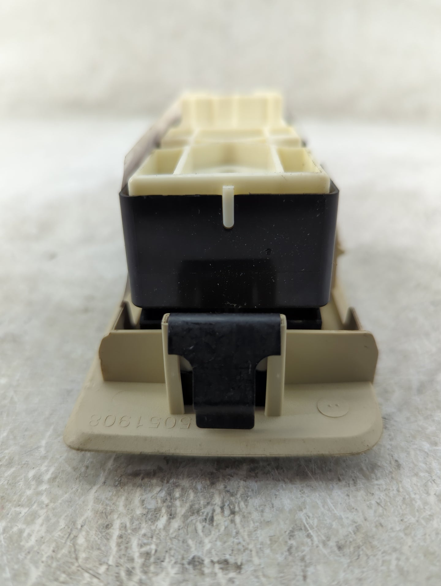 2013-2019 Lincoln Mkt Master Power Window Switch Replacement Driver Side Left P/N:DA5T-14540-ACW Fits OEM Used Auto Parts - 
