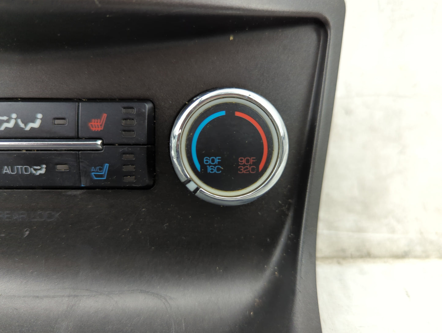 2013-2019 Lincoln Mkt Climate Control Module Temperature AC/Heater Replacement P/N:DE9T-18C612-FC Fits OEM Used Auto Parts -