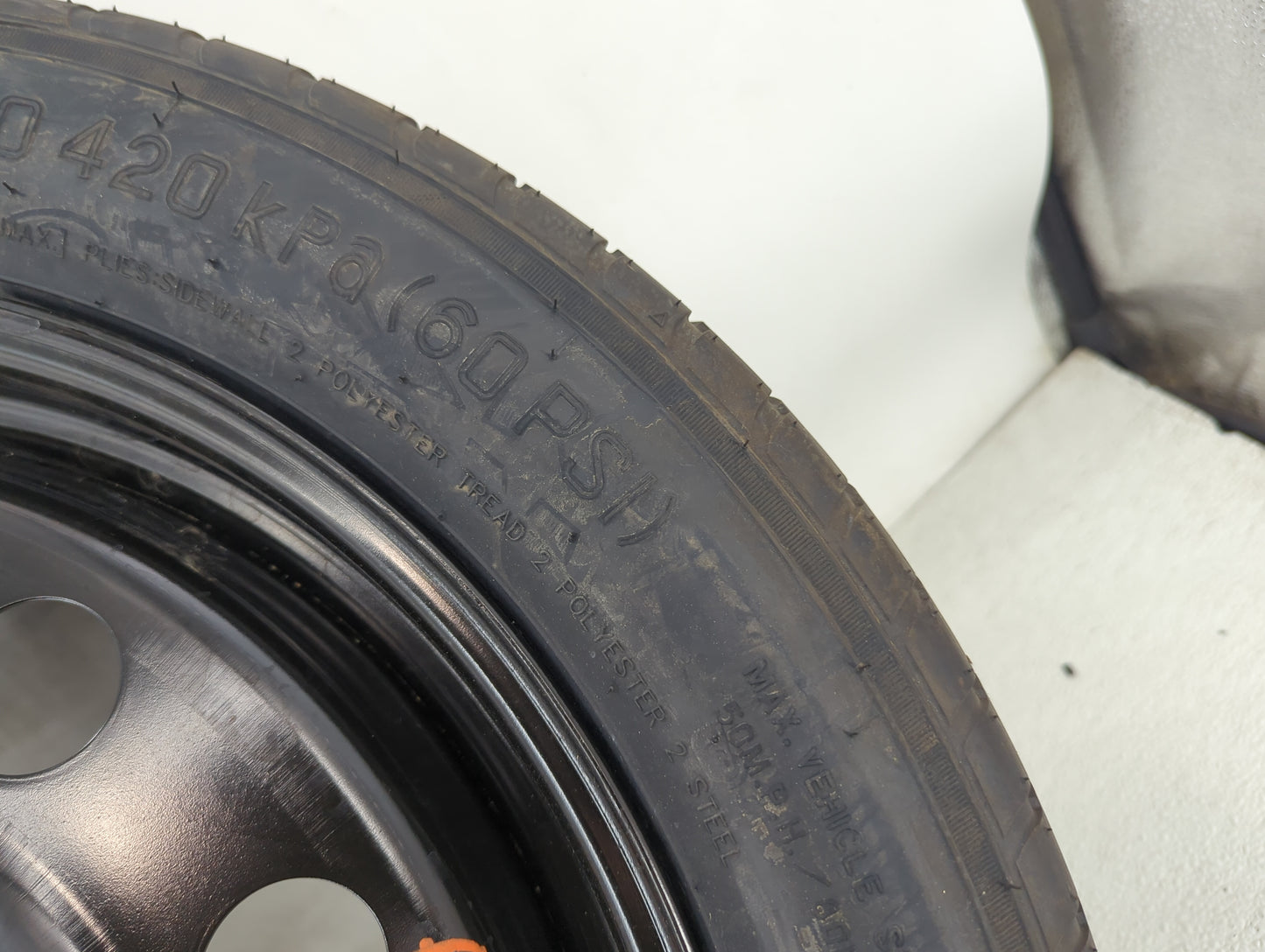 2013 Lincoln Mkx Spare Donut Tire Wheel Rim Oem 1491193 - Oemusedautoparts1.com
