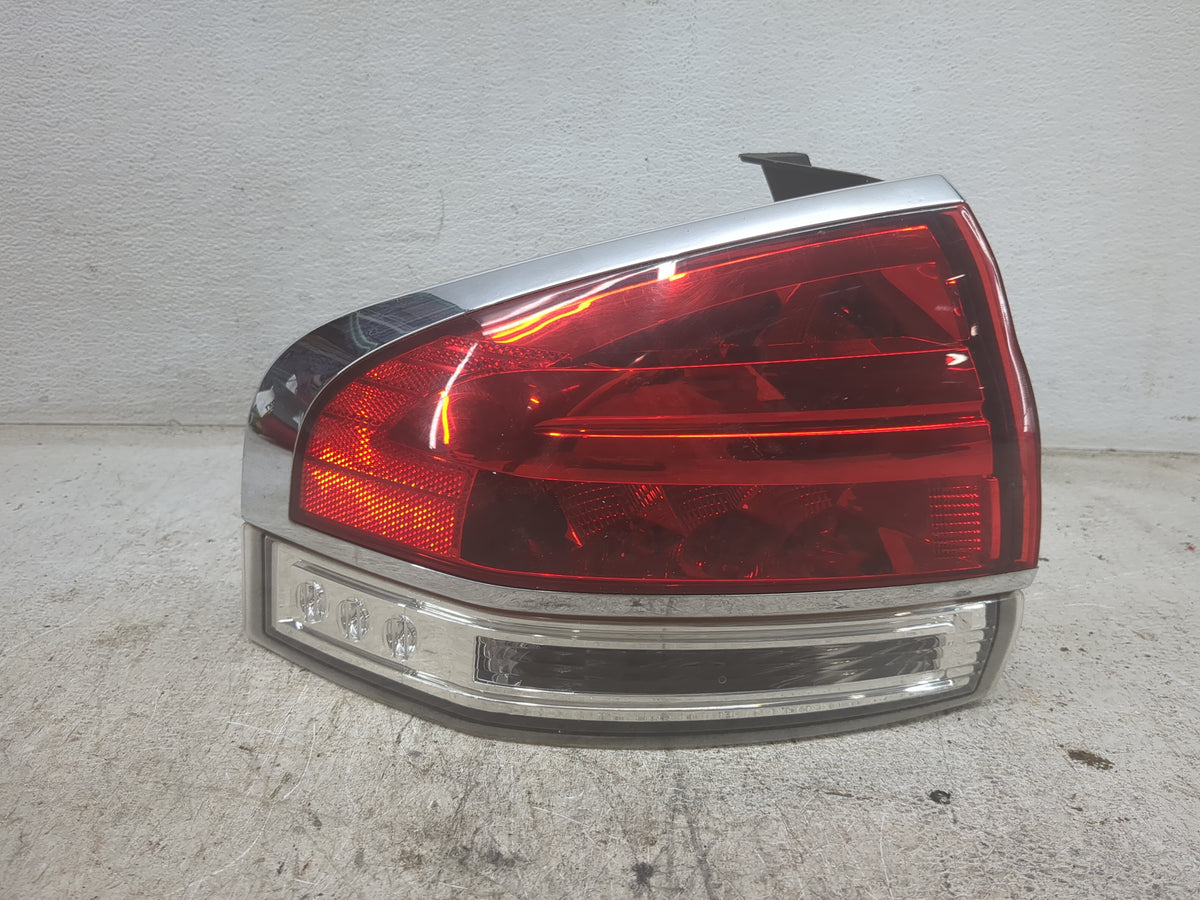 2011-2015 Lincoln Mkx Tail Light Assembly Driver Left OEM P/N:F00H TF4 02901 BA13 13B505 AH Fits Fits 2011 2012 2013 2014 20