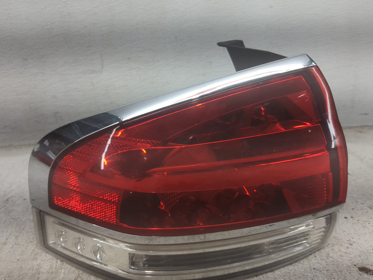 2011-2015 Lincoln Mkx Tail Light Assembly Driver Left OEM P/N:F00H TF4 02901 BA13 13B505 AH Fits Fits 2011 2012 2013 2014 20