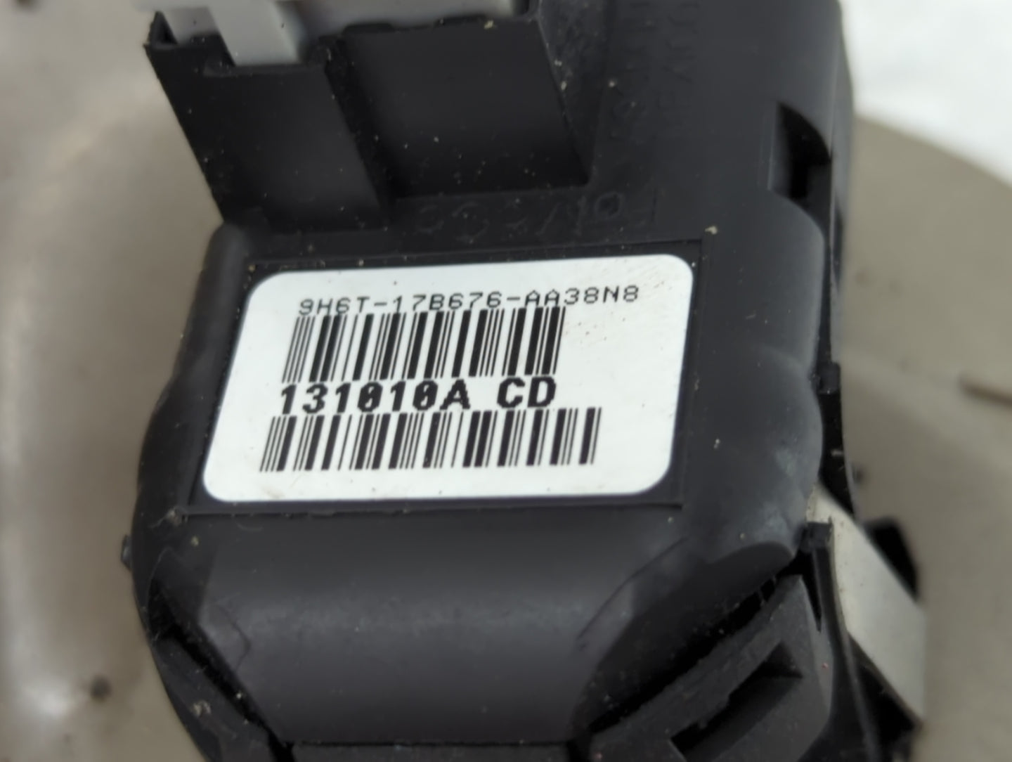 2013 Lincoln Mkx Mass Air Flow Meter Maf - Oemusedautoparts1.com