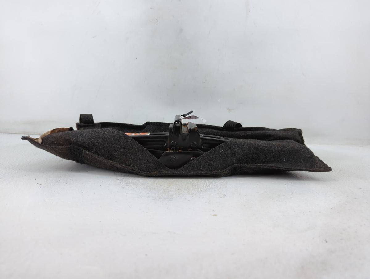 2013 Lincoln Mkx Spare Scissor Car Jack 778178 - Oemusedautoparts1.com