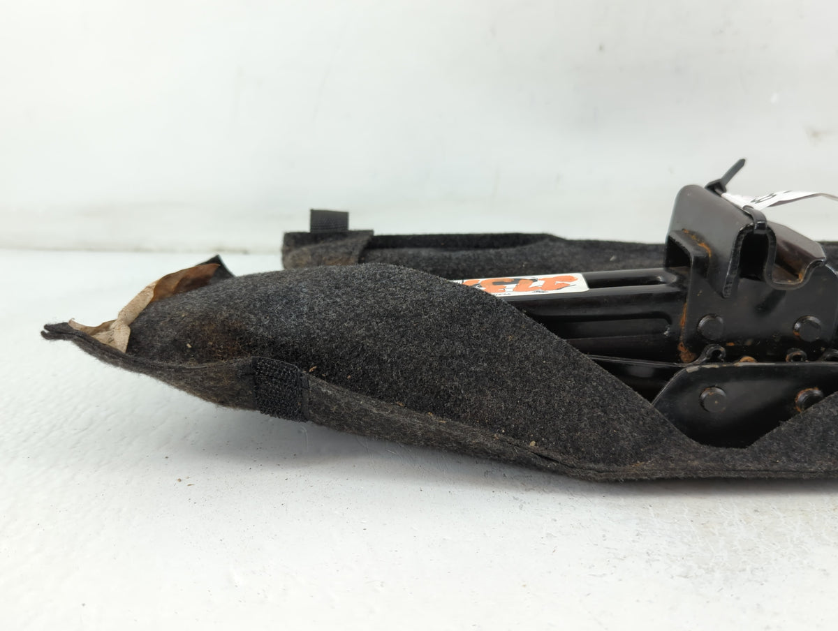 2013 Lincoln Mkx Spare Scissor Car Jack 778178 - Oemusedautoparts1.com