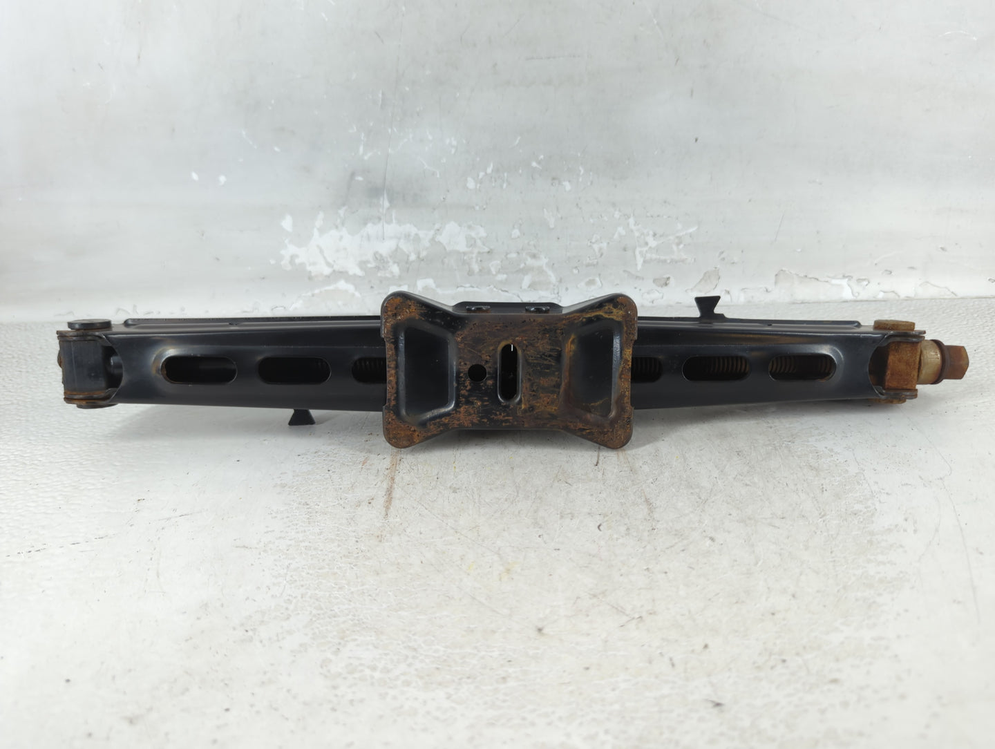 2013 Lincoln Mkx Spare Scissor Car Jack - Oemusedautoparts1.com