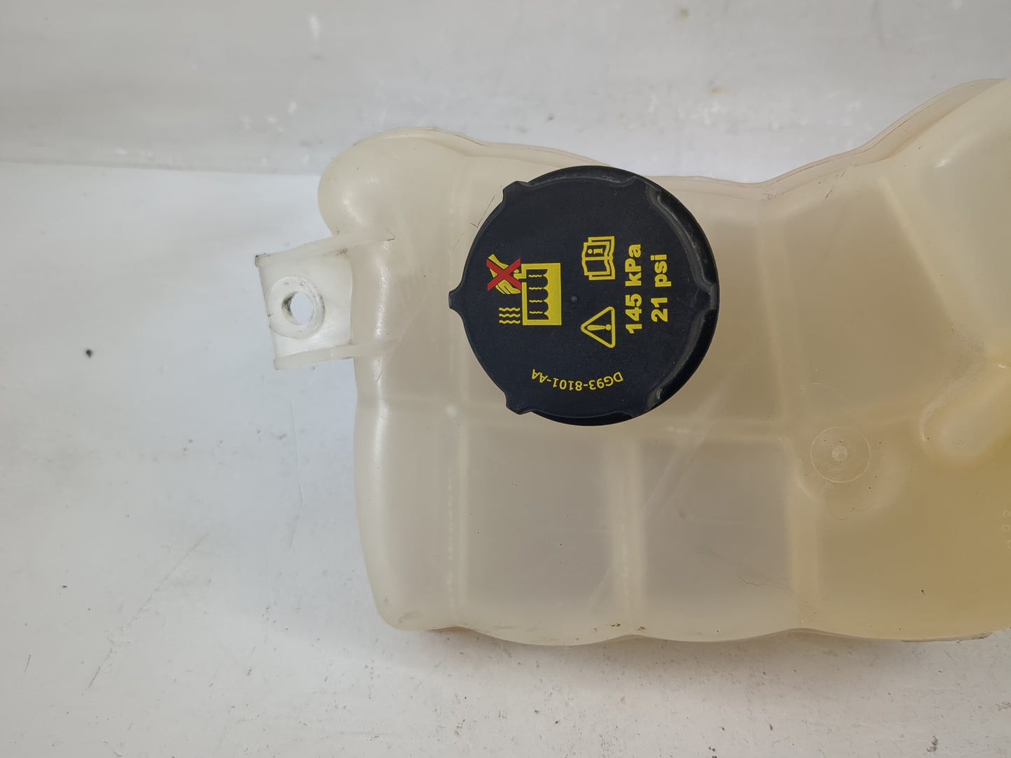2013-2016 Lincoln Mkz Windshield Washer Fluid Reservoir Bottle Oem - Oemusedautoparts1.com