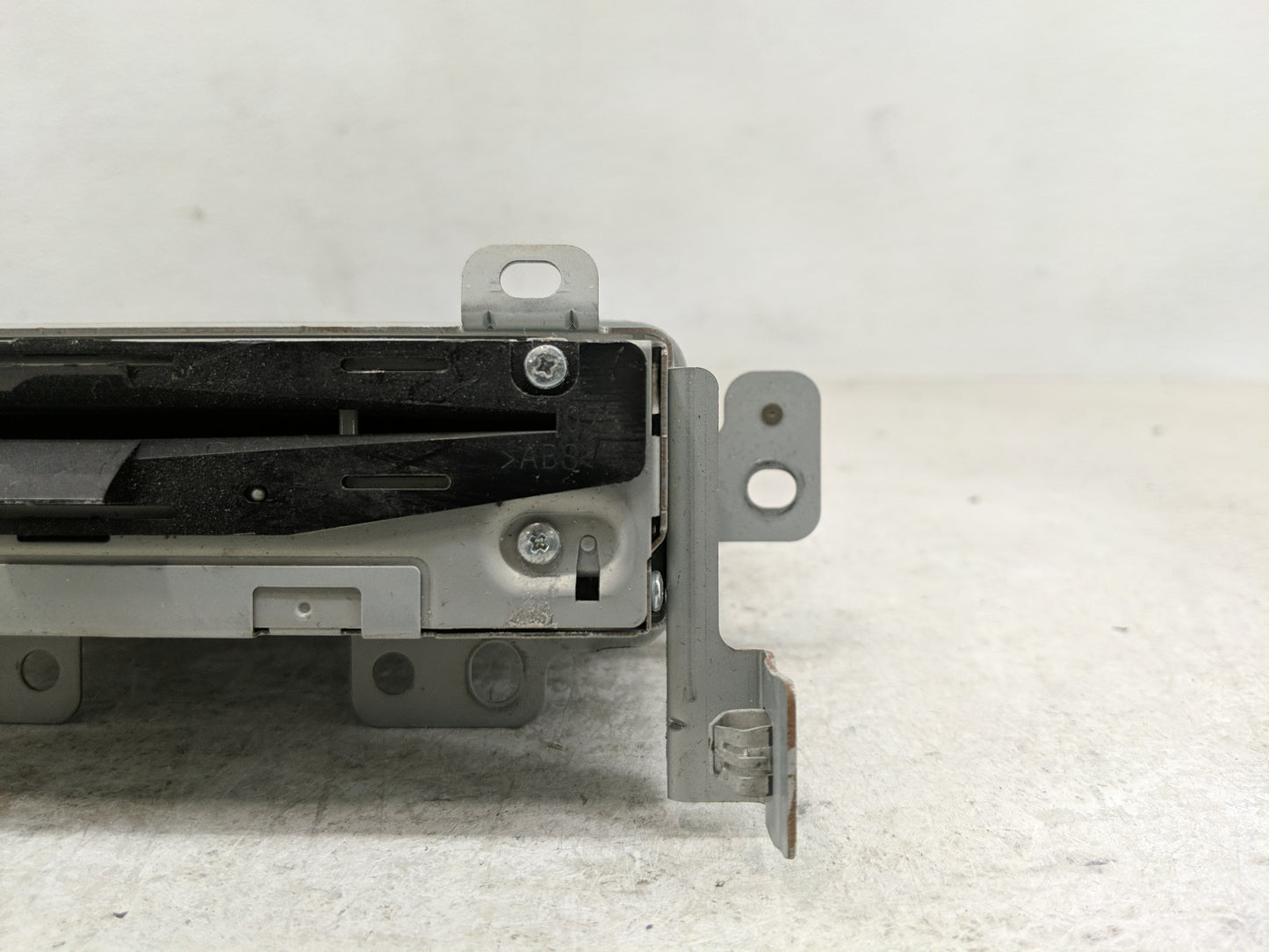 2013-2014 Lincoln Mkz Radio AM FM Cd Player Receiver Replacement P/N:DP5T-18C830-AF Fits Fits 2013 2014 OEM Used Auto Parts 