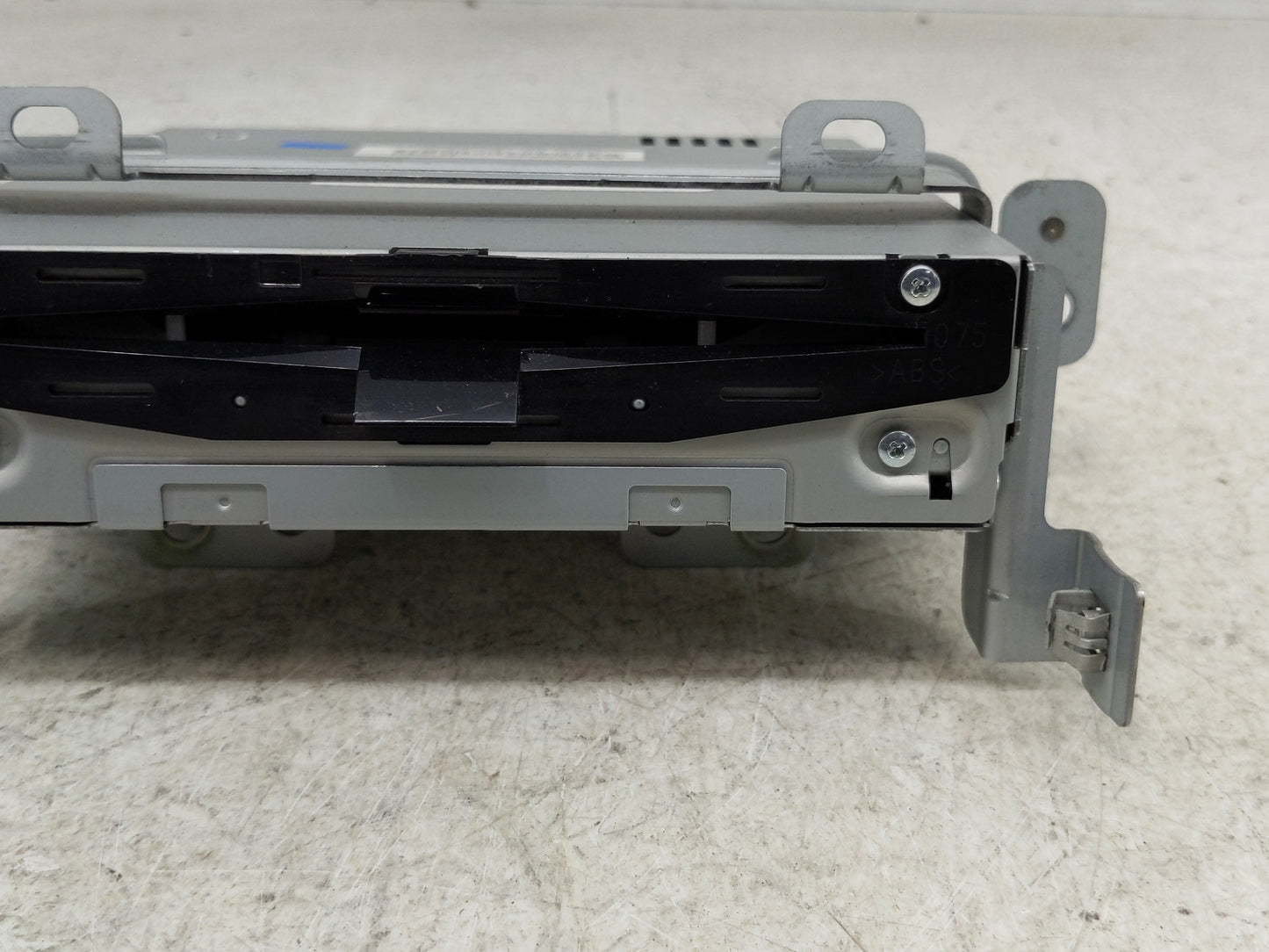 2013-2014 Lincoln Mkz Radio AM FM Cd Player Receiver Replacement P/N:DP5T-18C830-AE Fits Fits 2013 2014 OEM Used Auto Parts 