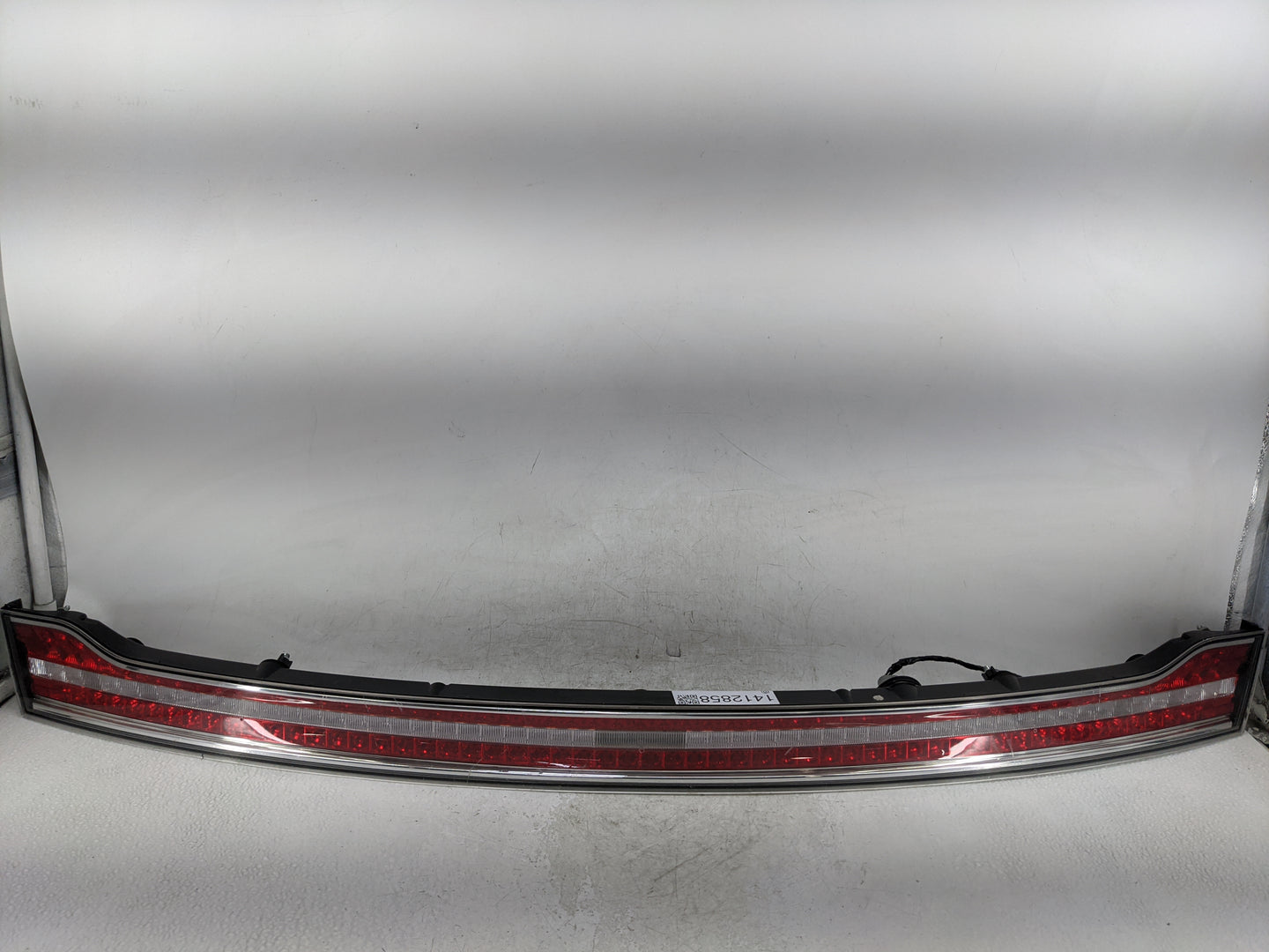 2013 Lincoln Mkz Third Brake Light Tail Light P/N:DP5313B433AN Fits OEM Used Auto Parts - Oemusedautoparts1.com