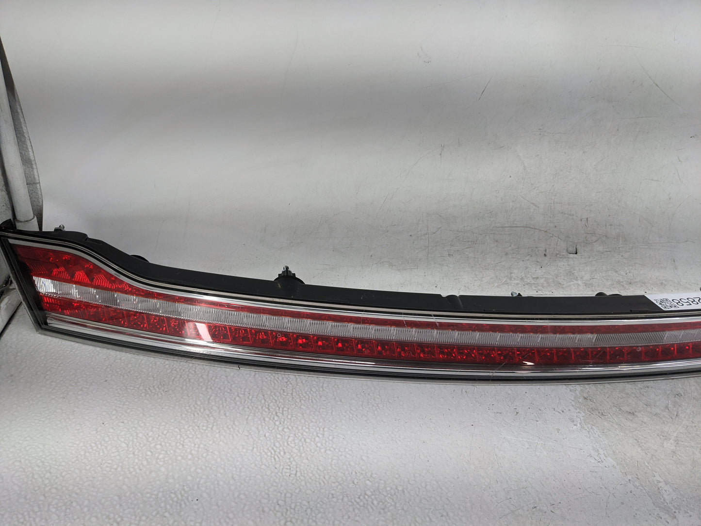 2013 Lincoln Mkz Third Brake Light Tail Light P/N:DP5313B433AN Fits OEM Used Auto Parts - Oemusedautoparts1.com