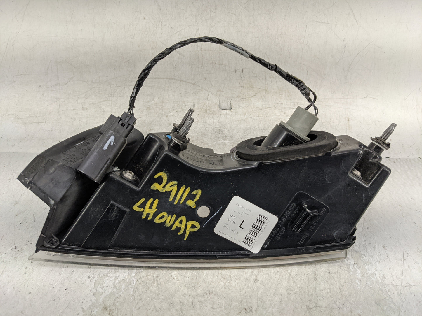 2013-2020 Lincoln Mkz Tail Light Assembly Driver Left OEM P/N:DP53-13405-AL Fits Fits 2013 2014 2015 2016 2017 2018 2019 202